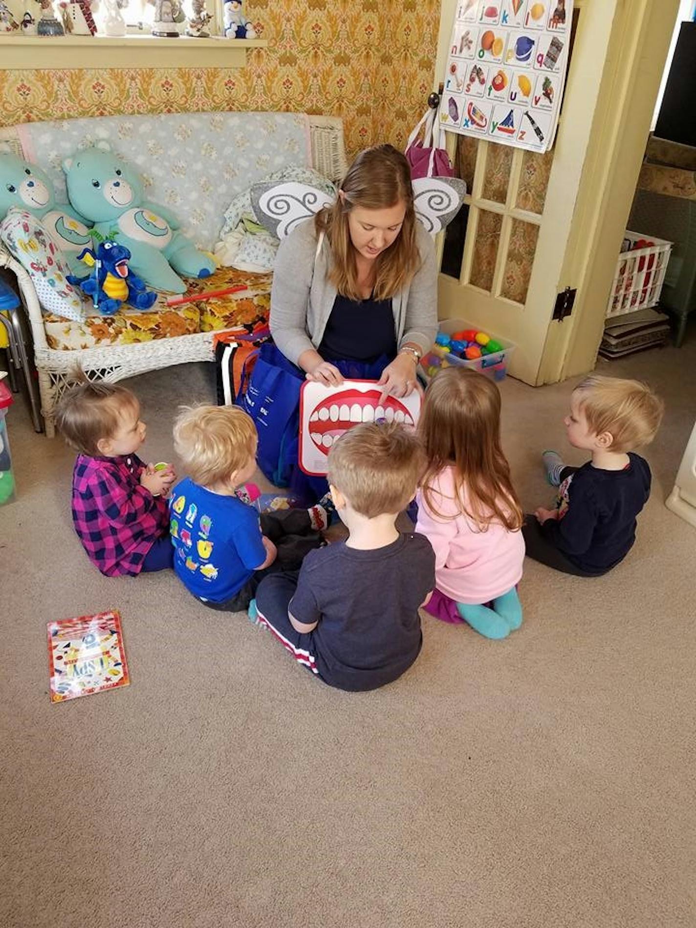 A member of the Brown County Early Childhood Dental Networks makes a "tooth fairy" visit to a local preschool to talk about good oral health. Source: Southern Minnesota Initiative Foundation ORG XMIT: _KAGN9r59hXNlIfDoIuc