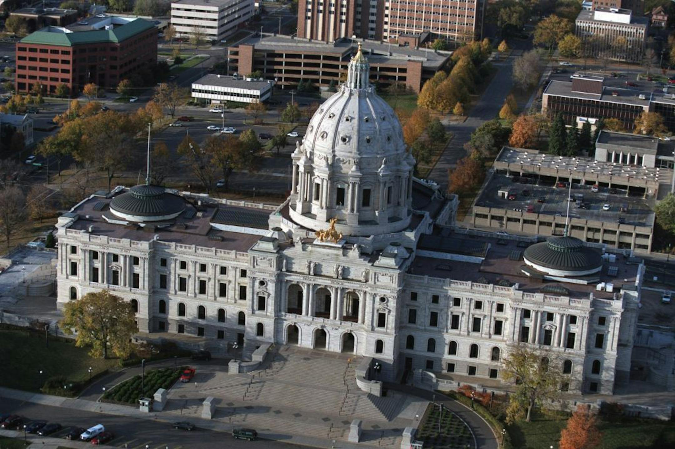 aerials for �architecture project� and �harvest� -- (THIS PHOTO_Thursday,10/14/99_St.Paul) - Minneaota State Capitol building in St.Paul