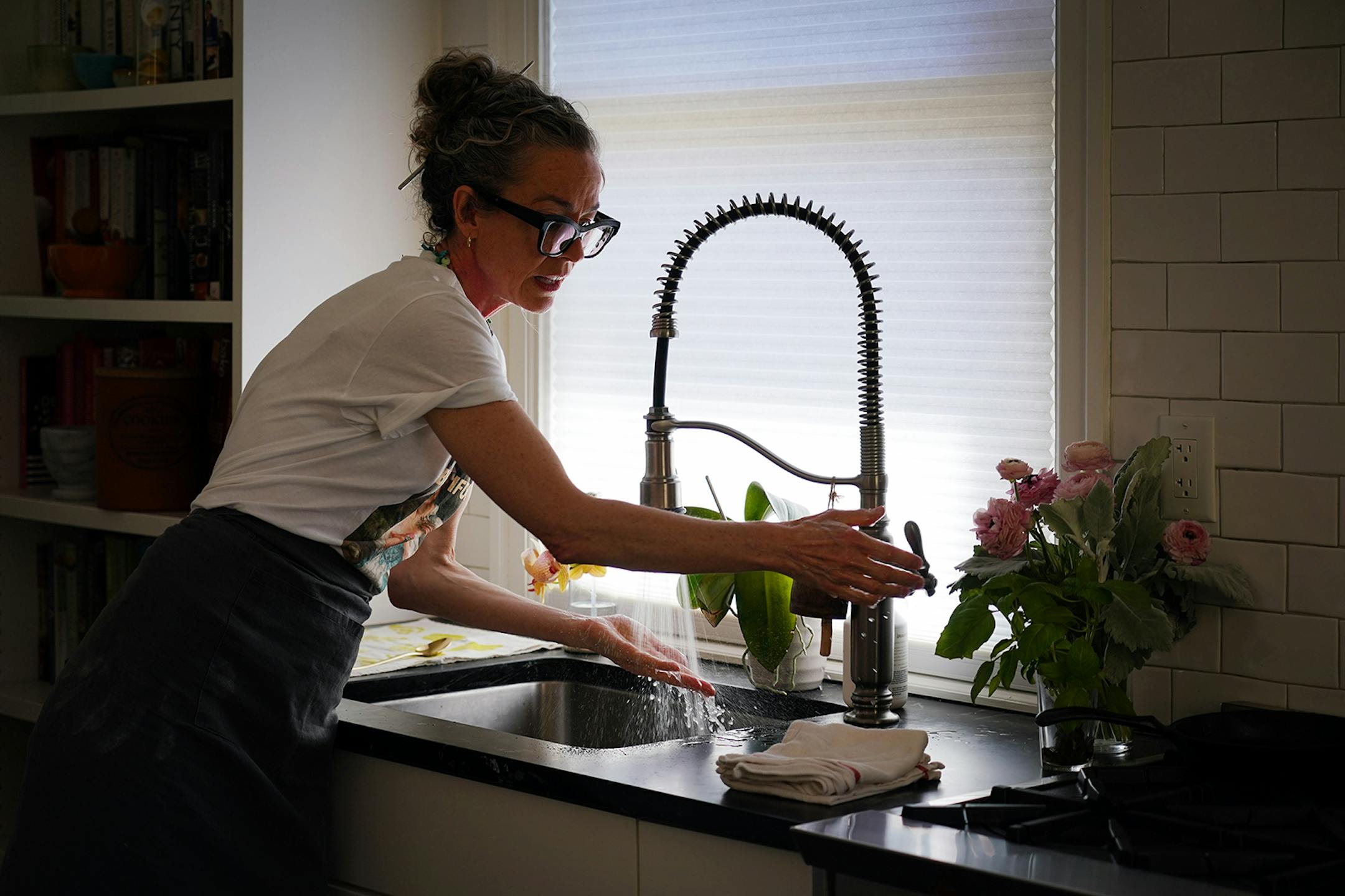 With the help of her son Charlie, Zo' Franois, a baker/cookbook author, and seasoned cooking class instructor in online videos has started hosting videos live on Instagram. Franois, a baker/cookbook author, is a seasoned cooking class instructor in online videos. Since the pandemic began, she started hosting videos live on Instagram. She might have 700 people watching at once and asking for help and tips throughout the 45 minute lesson.
