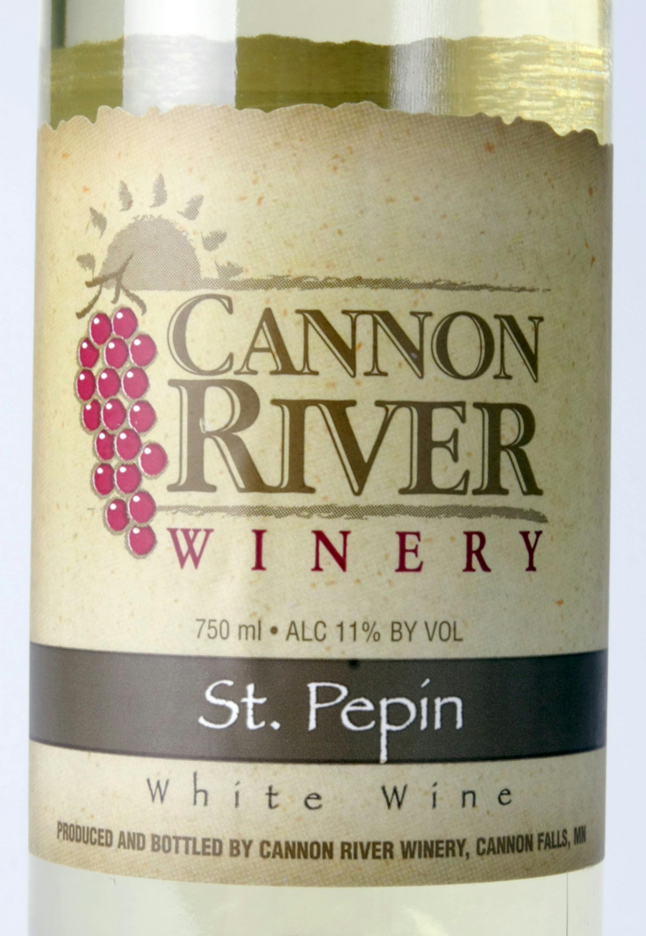 wine of the week, bill ward column for taste, close-up of label Cannon River winery, Cannon Falls, MN- also see steve rice photos of vineyard operation