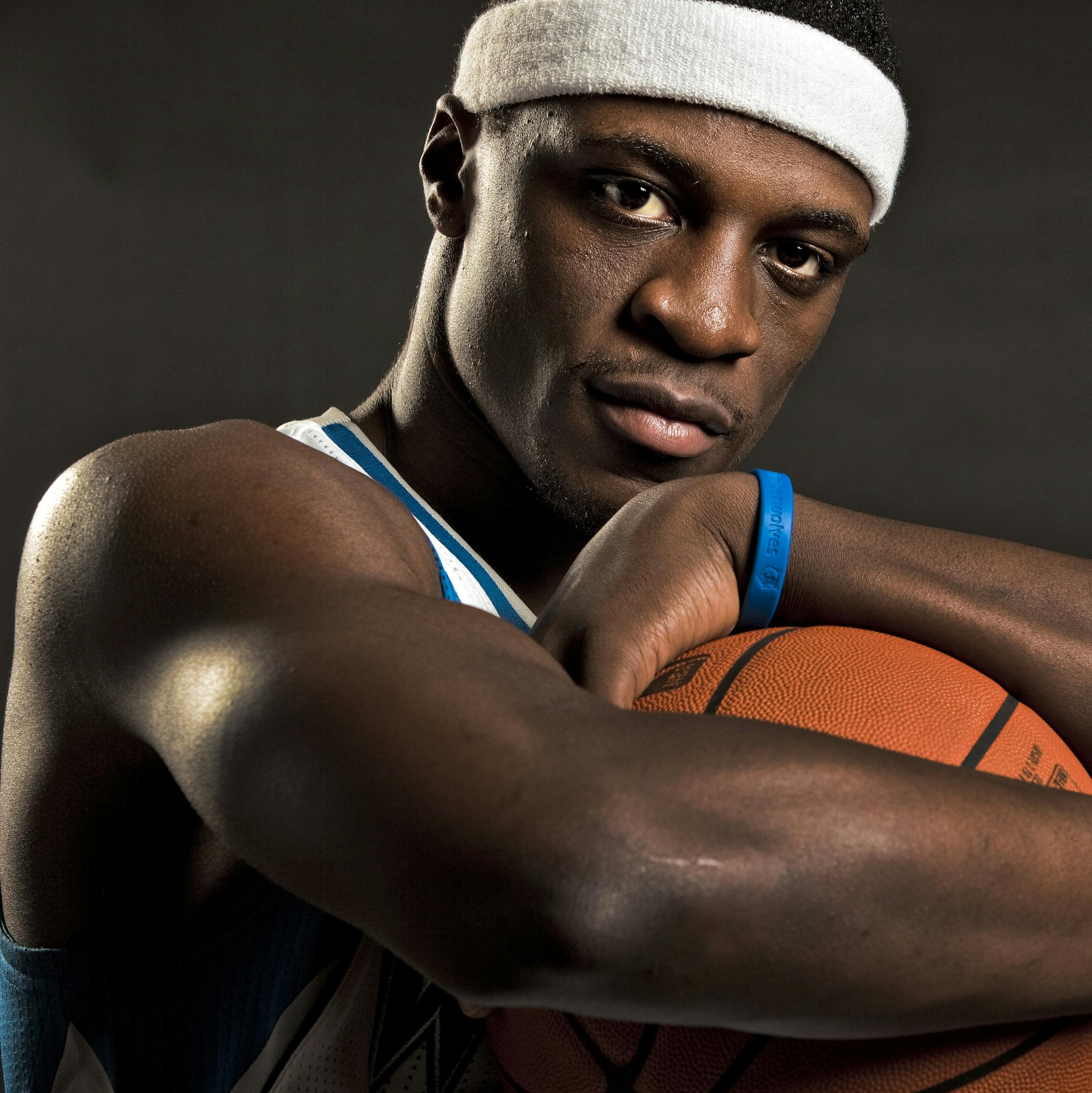 CARLOS GONZALEZ &#x2022; cgonzalez@startribune.com September 24, 2010 &#x2013; Minneapolis, Minn &#x2013; NBA &#x2013; Minnesota Timberwolves ] Minnesota Timberwolves Guard Jonny Flynn (10).