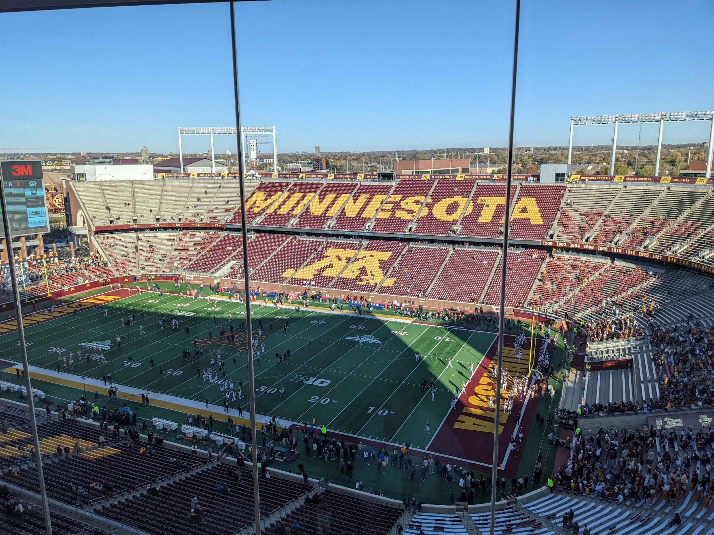 Gophers face Illinois, seek to extend streak