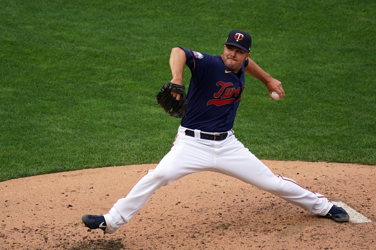 Minnesota Twins relief pitcher Caleb Thielbar (72) delivered a pitch in the third inning. ] ANTHONY SOUFFLE • anthony.souffle@startribune.com