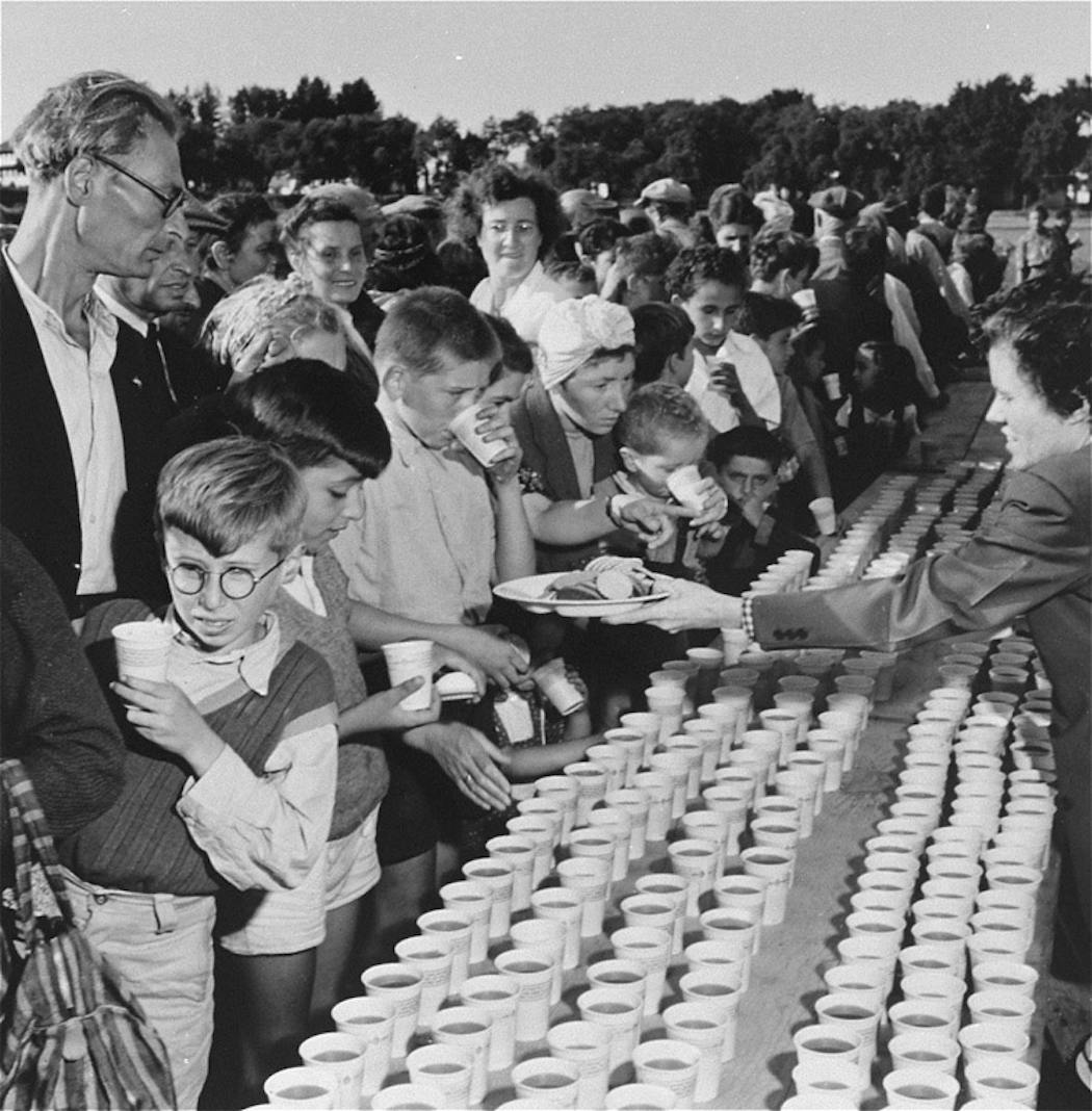 Newly arrived Jewish refugees received food and other refreshments in 1944 at Fort Ontario in Oswego, N.Y. 