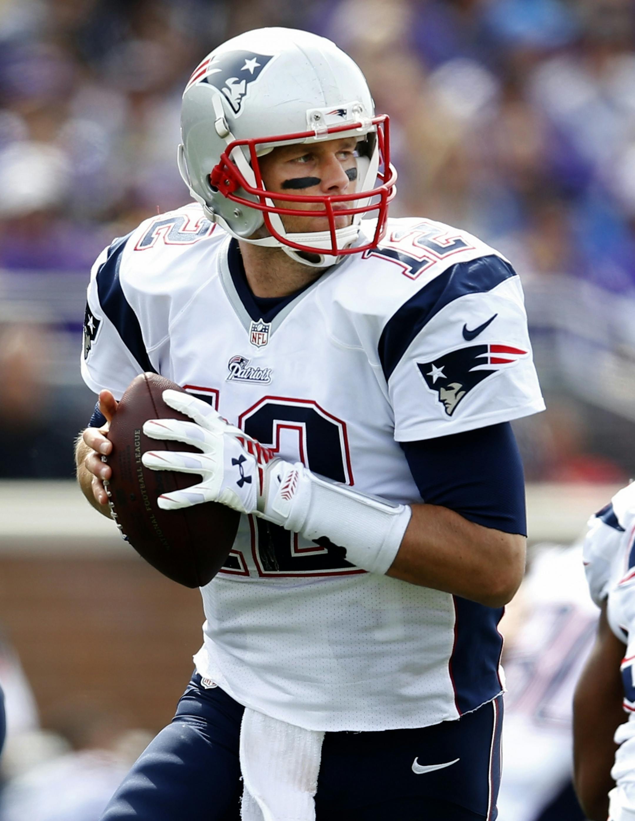 Patriots quarterback Tom Brady (12)