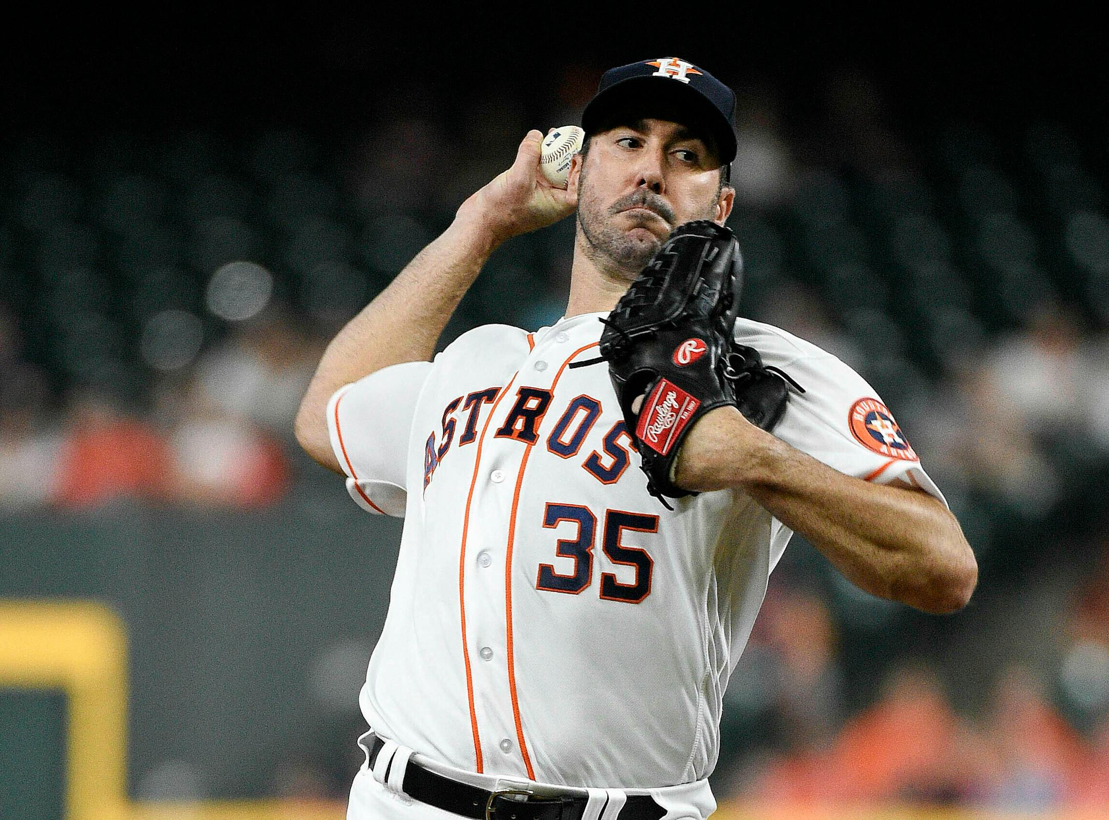 Astros starting pitcher Justin Verlander delivers during the first inning against the Twins