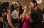 GIRLFRIENDS' GUIDE TO DIVORCE -- "Rule #776: Remember the Aquaduct" Episode 401 -- Pictured: (l-r) Lisa Edelstein as Abby McCarthy, Denise Richards as