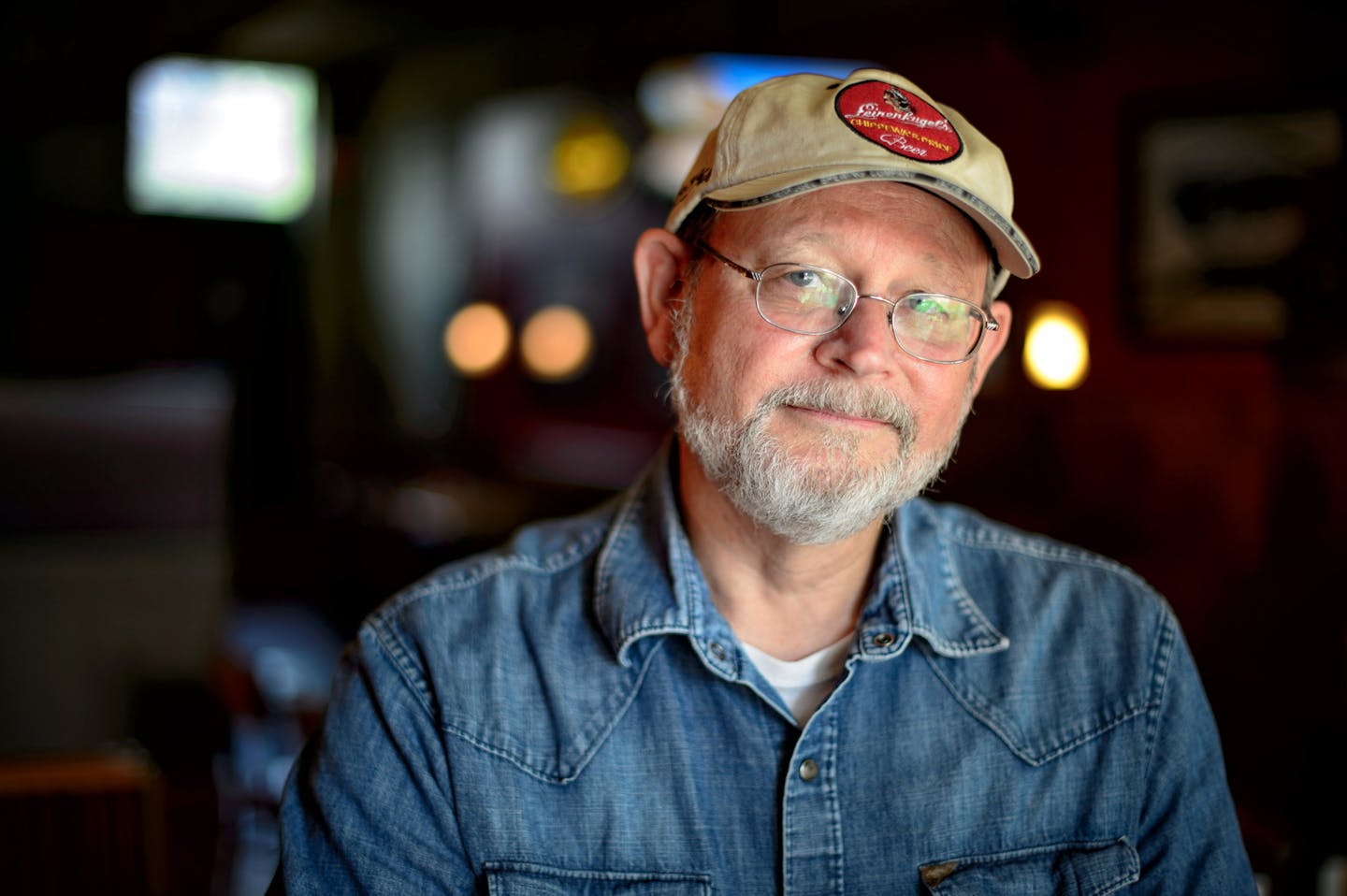 Author William Kent Krueger sat in his favorite seat where he does his writing, at the Como Park Grill, St. Paul. ] Thursday, July 31, 2014. GLEN STUBBE * gstubbe@startribune.com