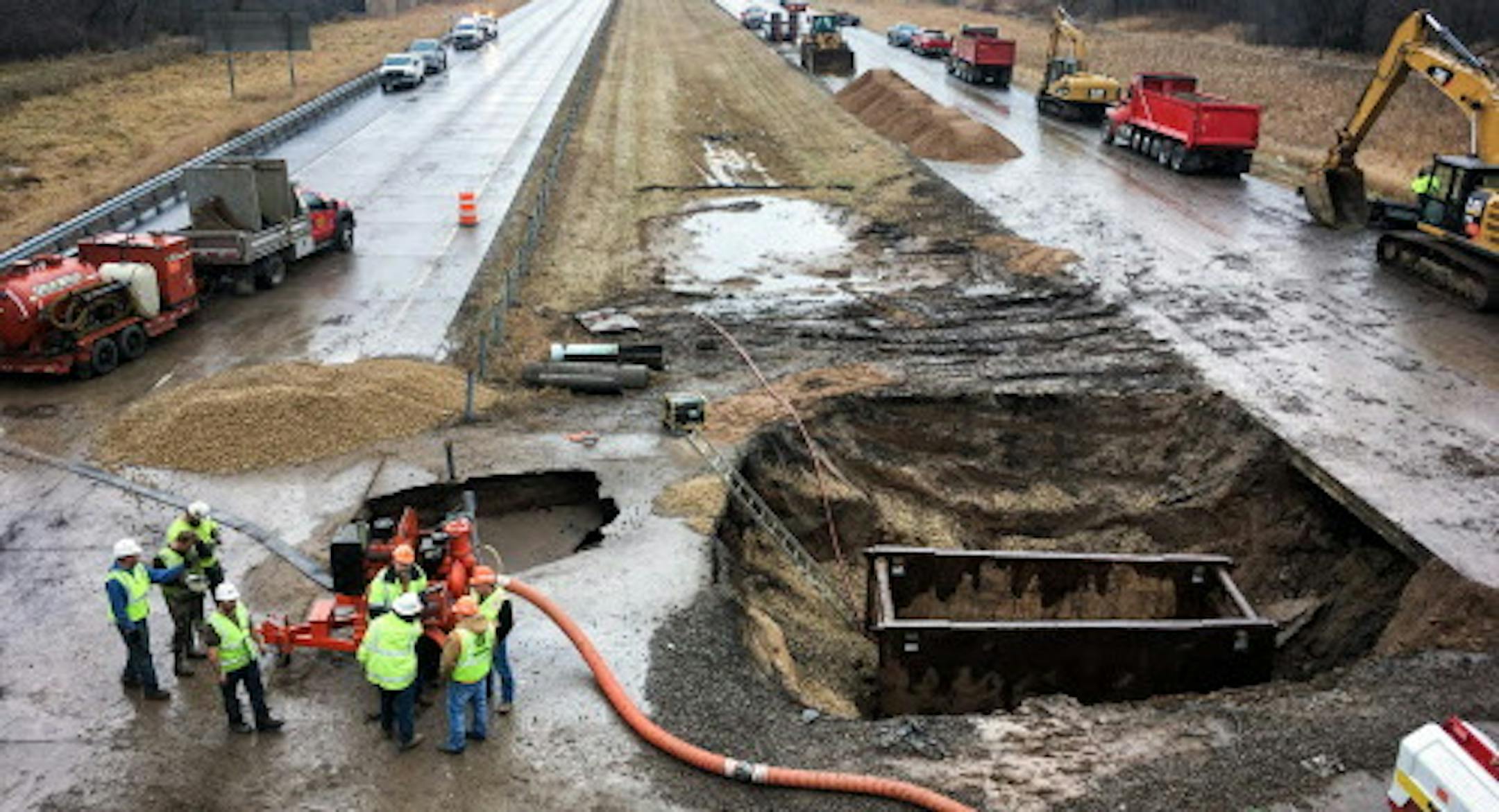 A water main break in Oakdale early Sunday morning caused a large washout under Interstate 694, and motorists will face a major detour for days, said a spokesman for the Minnesota Department of Transportation (MnDOT). ] GLEN STUBBE ï glen.stubbe@startribune.com Monday, December 4, 2017 EDS, This was taken around 2:30 pm Monday