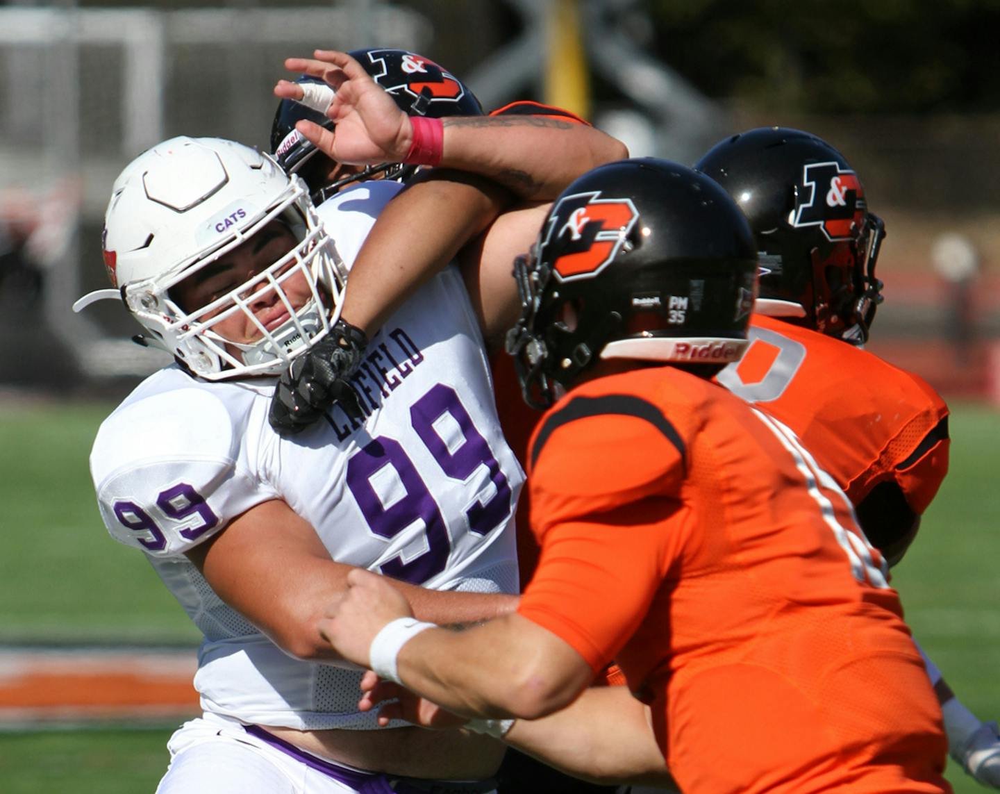 Ty Farber, a defensive tackle for Linfield.