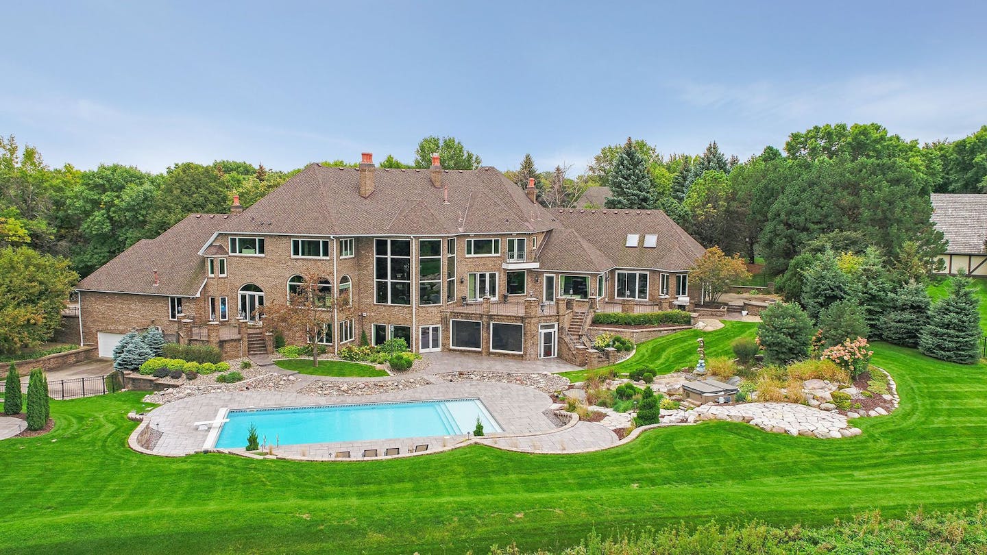 2.2M Apple Valley party mansion comes with theater, sport court and