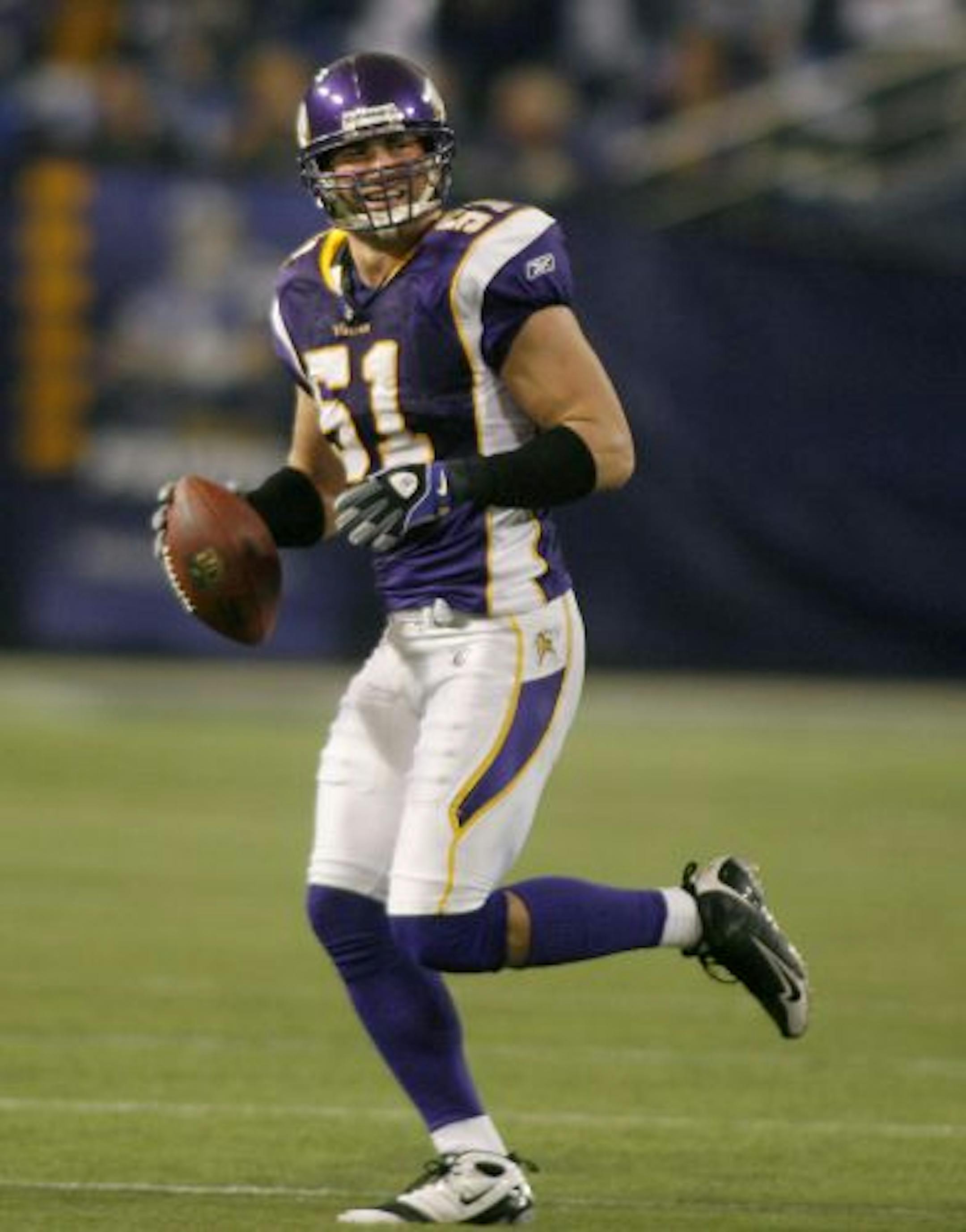 ELIZABETH FLORES eflores@startribune.com January 3, 2010- Minneapolis, MN - Minnesota Vikings' Ben Leber celebrated a touchdown during the second quarter at the Mall of America stadium. The Vikings defeated the Giants 44-7.