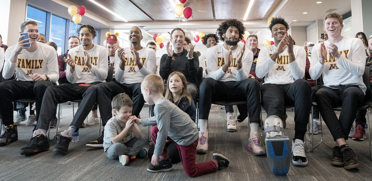 Head coach Richard Pitino and Gophers players reacted after they received 10 seed in NCAA tournament, will play 7 seed Louisville on Thursday in Des Moines. ] CARLOS GONZALEZ &#x2022; cgonzalez@startribune.com &#x2013; Minneapolis, MN &#x2013; March 17, 2019, University of Minnesota Gophers basketball, selection Sunday.