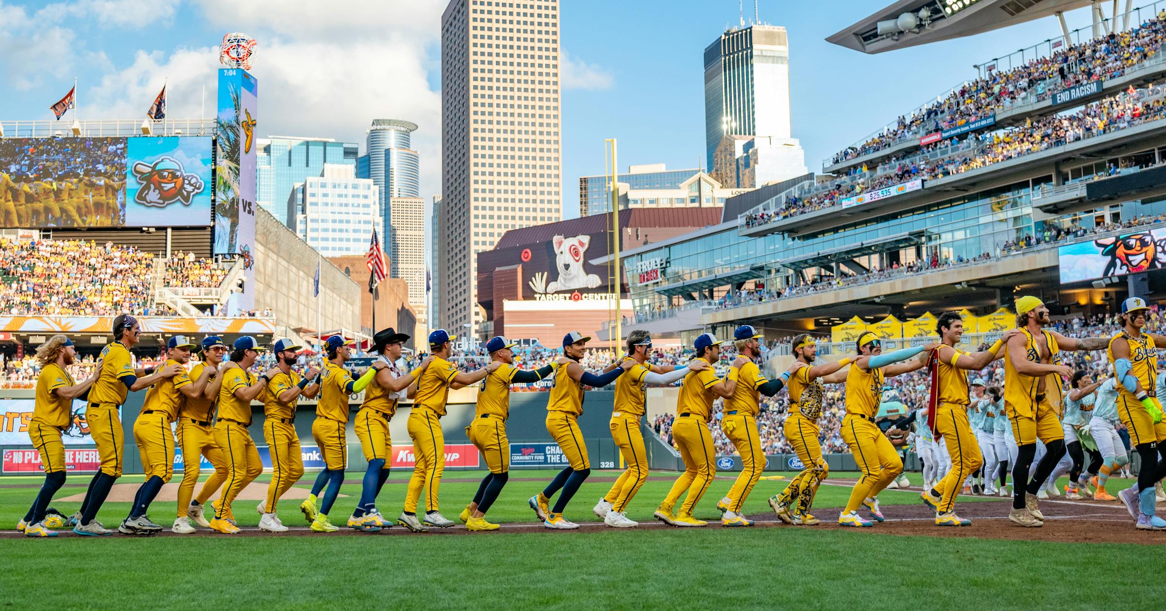Savannah Bananas take over Target Field: Inside the baseball spectacle’s ...