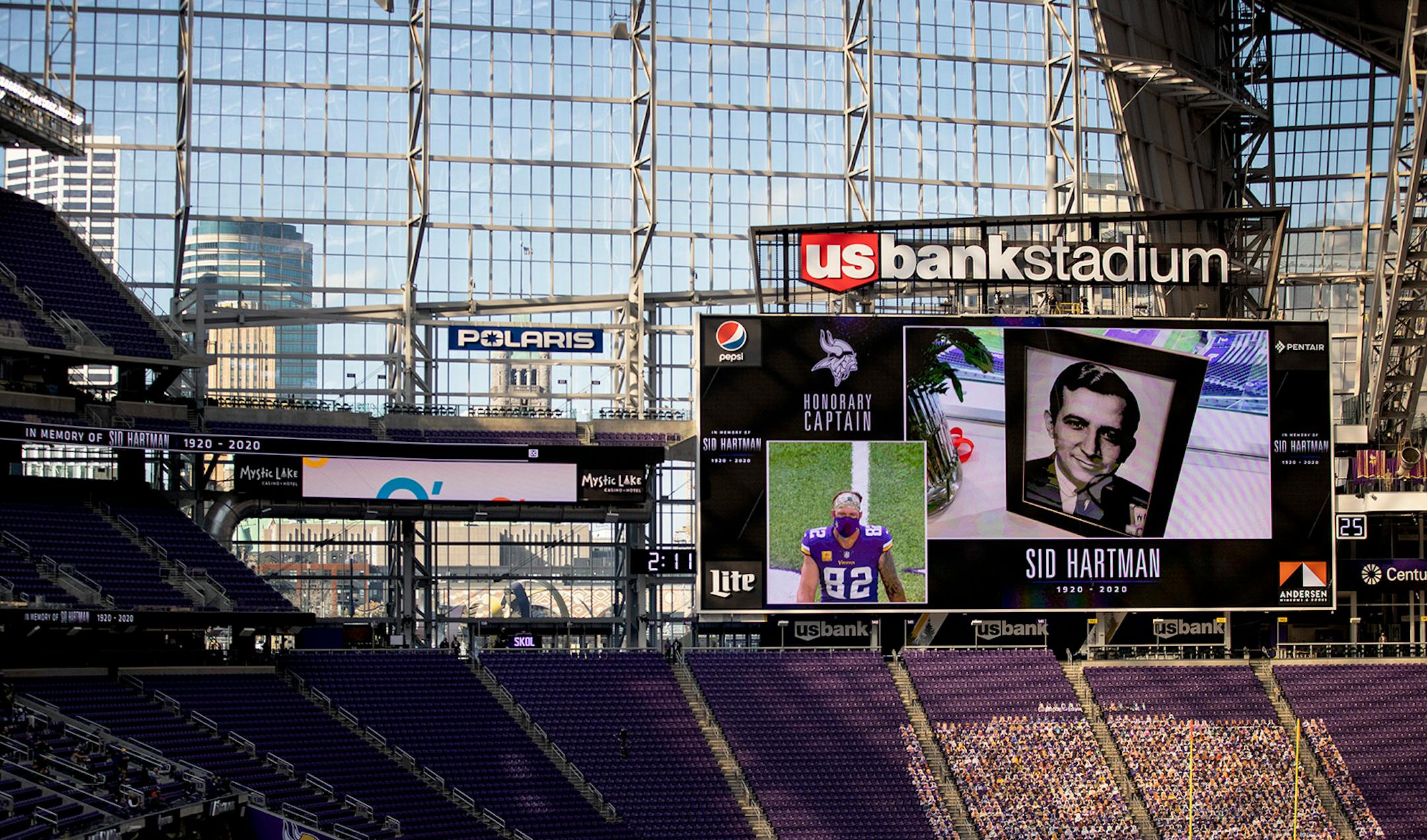 Star Tribune sports columnist Sid Hartman was recognized as the Honorary Captain of the game.