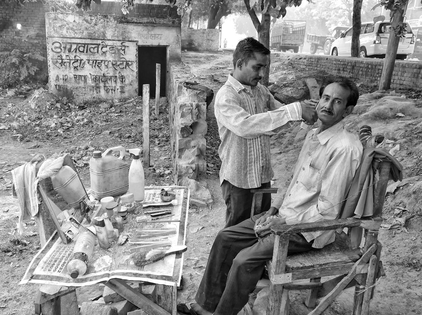 An observant Timothy Harmon photographed this &#x201c;Roadside Barber.&#x201d;