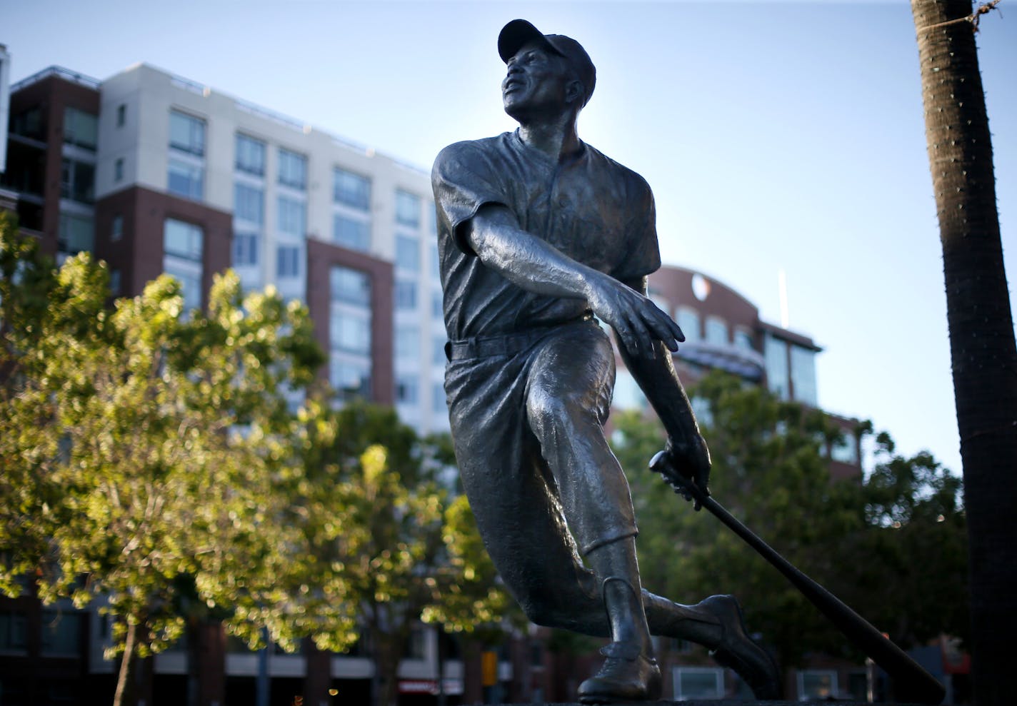 Giants fans gathered in front Major league hall of fame player Willie Mays statue at AT&T Park Sunday May 25, 2014 in San Francisco ,CA. ] Mays a former New York and San Francisco Giants centerfield was elected to the Baseball Hall of Frame in 1979. Jerry Holt Jerry.holt@startribune.com