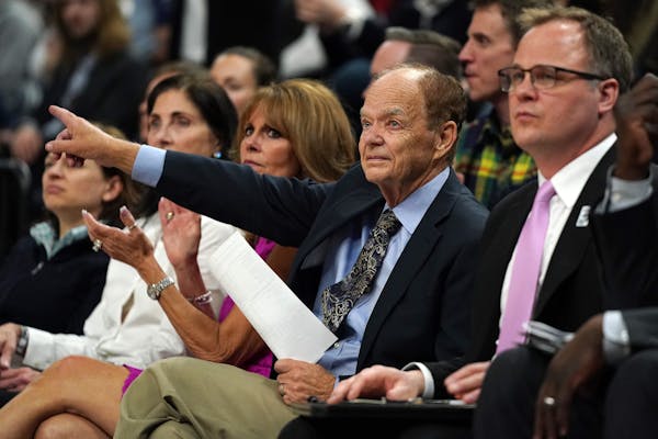 Minnesota Timberwolves owner Glen Taylor pointed down court to indicate a Minnesota Timberwolves ball in overtime. ] ANTHONY SOUFFLE • anthony.souff