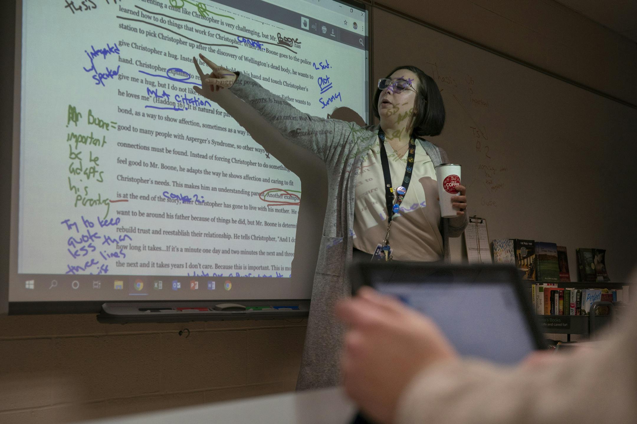 Minnetonka English teacher Tessa Ikola gave instructions to her students who used ipads in her class.] Jerry Holt • Jerry.holt@startribune.com Minnetonka High School students using ipads in the classrooms Wednesday Oct. 30, 2019. in Minnetonka, MN. Jerry Holt