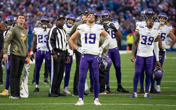 Five extra points: Even an officiating error doesn't stop the Vikings