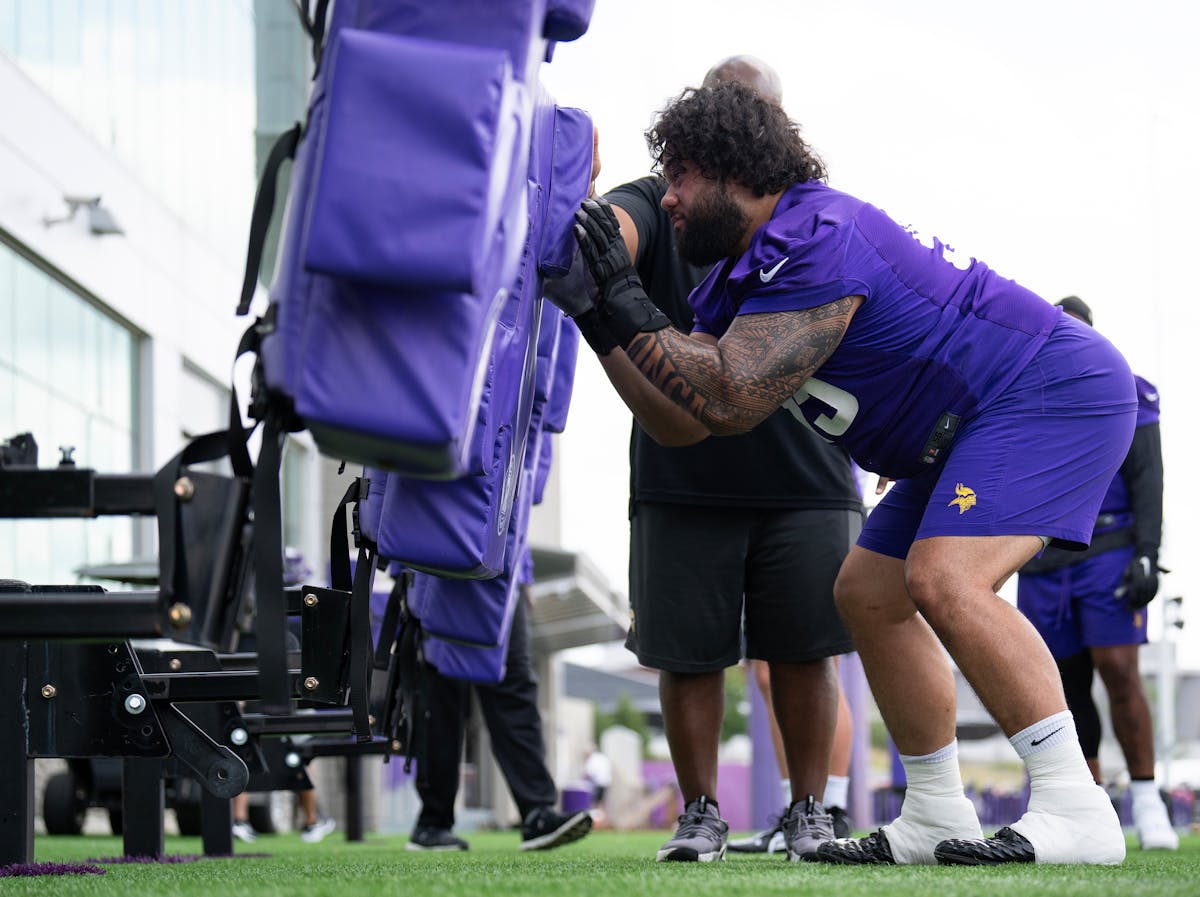 Which Vikings position battles will heat up when pads go on?