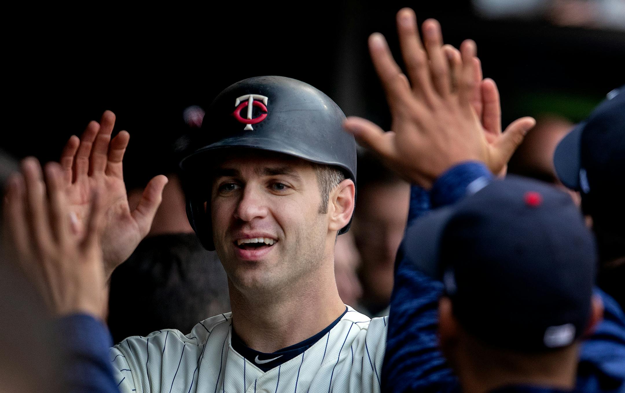 Minnesota Twins Joe Mauer was greeted by teammates after hitting a double in the eighth inning. ] CARLOS GONZALEZ ï cgonzalez@startribune.com ñ September 30, 2018, Minneapolis, MN, Target Field, MLB, Minnesota Twins vs. Chicago White Sox