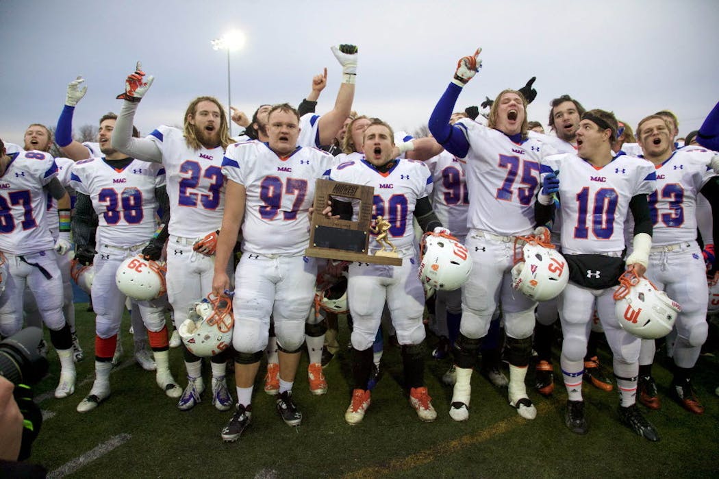After leaving the MIAC in football, Macalester won the Midwest Conference football title in 2014. The Scots are rejoining the Minnesota Division III league in 2021.