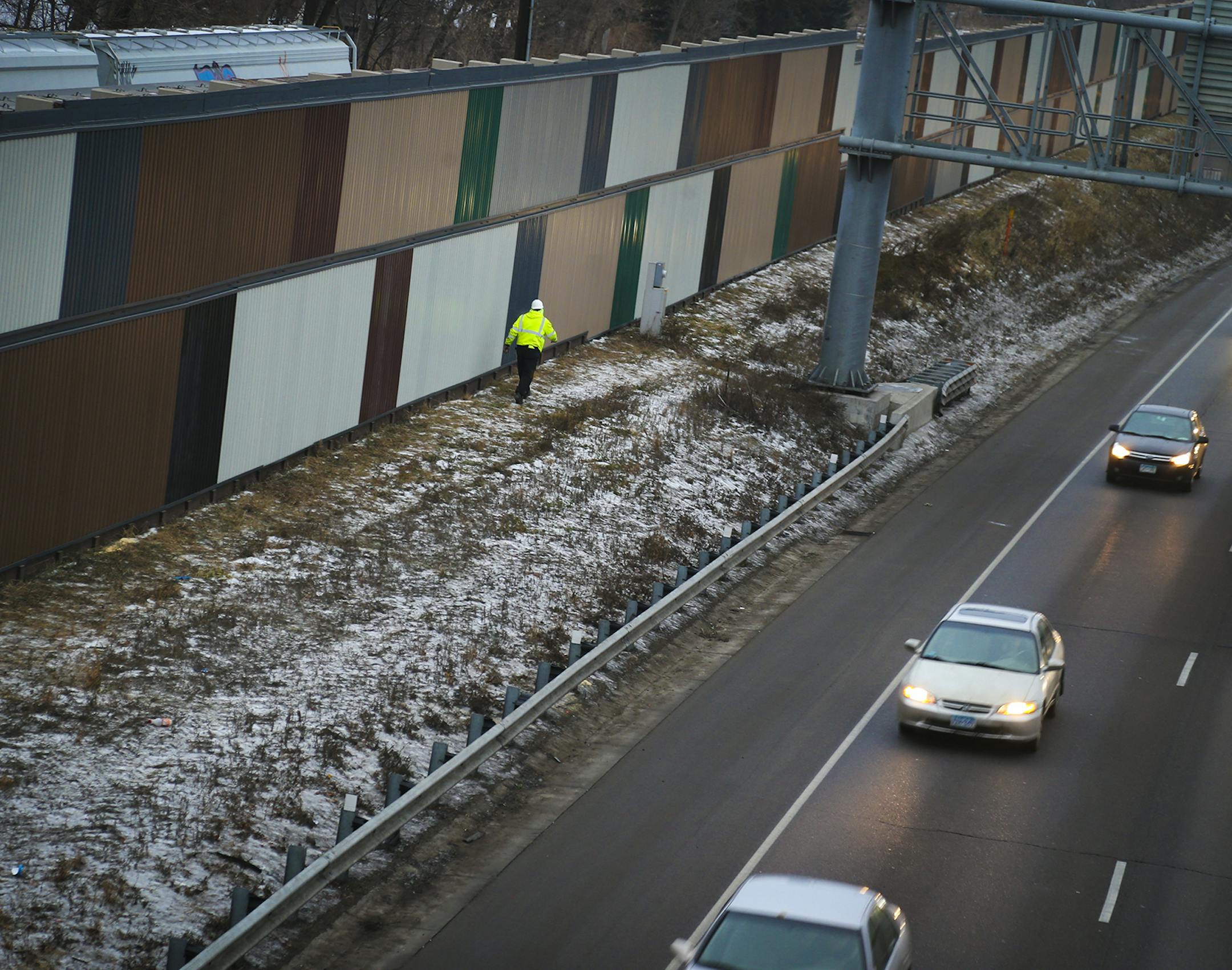 The Minnesota Department of Transportation is wrapping up work on a one-of-a-kind noise wall project that is bringing peace and quiet to some residents of Minneapolis' Prospect Park neighborhood in Minneapolis, Minn., photographed on Wednesday, December 10, 2014. ] REN√âE JONES SCHNEIDER reneejones@startribune.com ORG XMIT: MIN1412101707360816