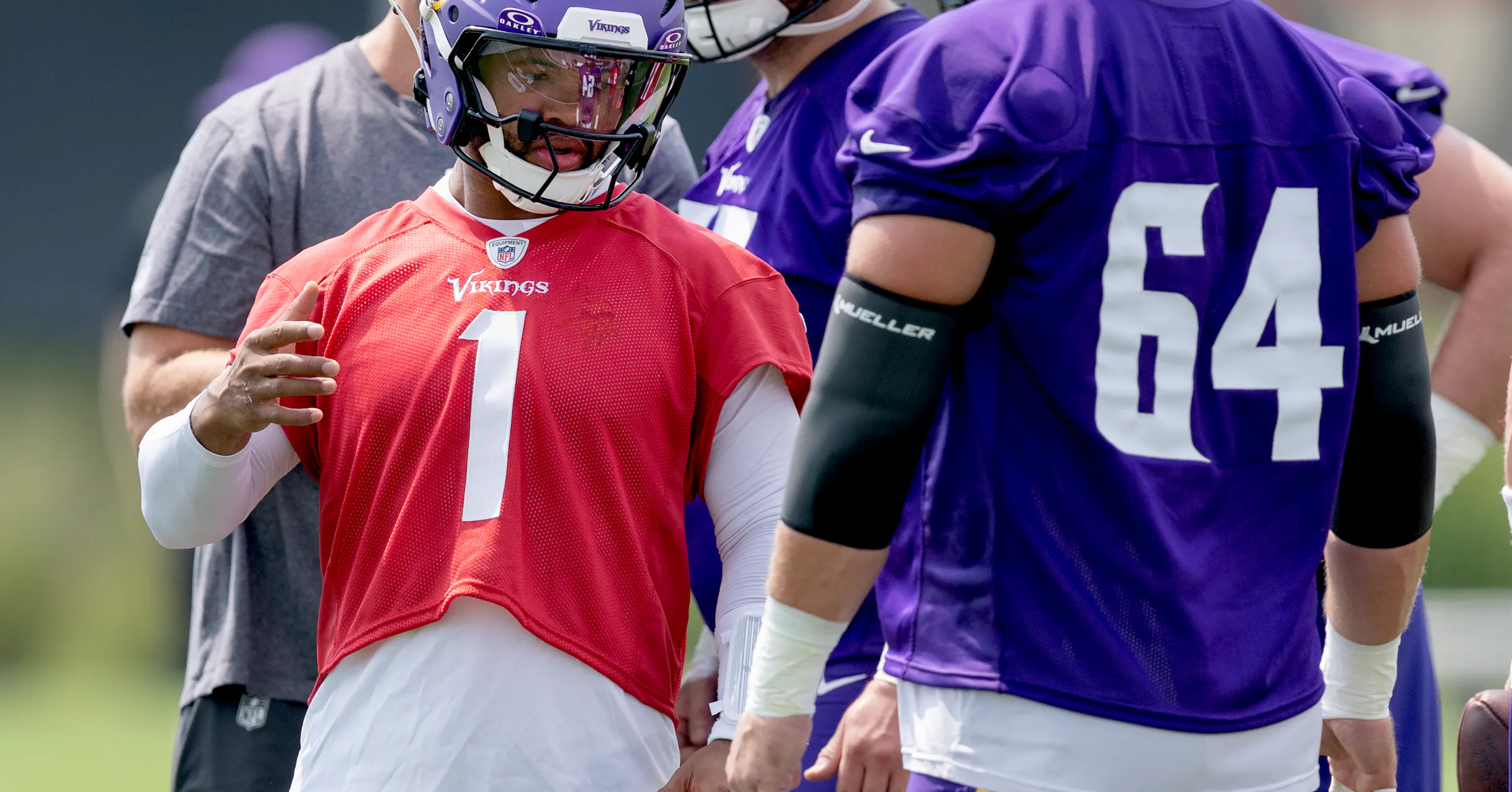 Live: Are we already seeing separation in the Vikings’ QB battle? What ...