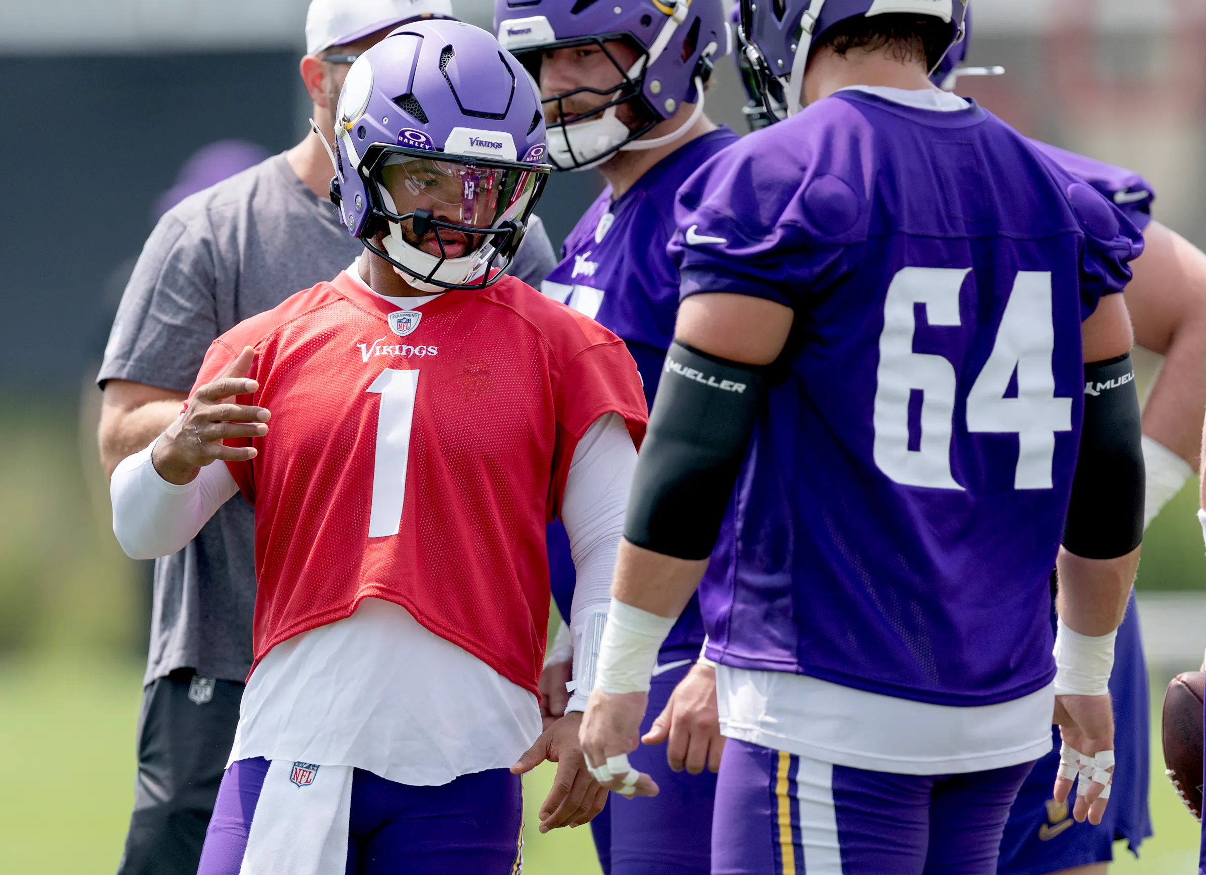Live: Are we already seeing separation in the Vikings’ QB battle? What ...