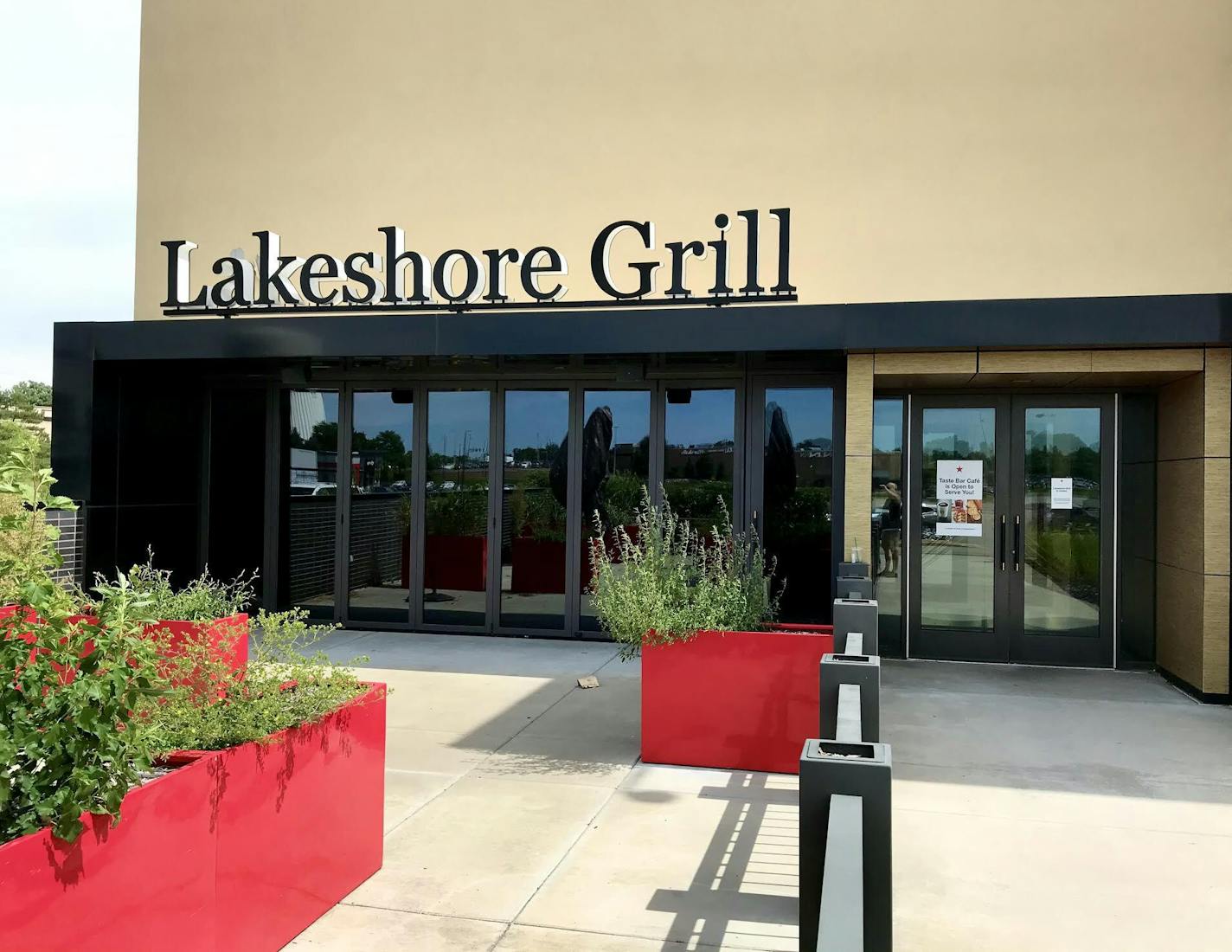 Lakeshore Grill at Macy's Ridgedale has closed