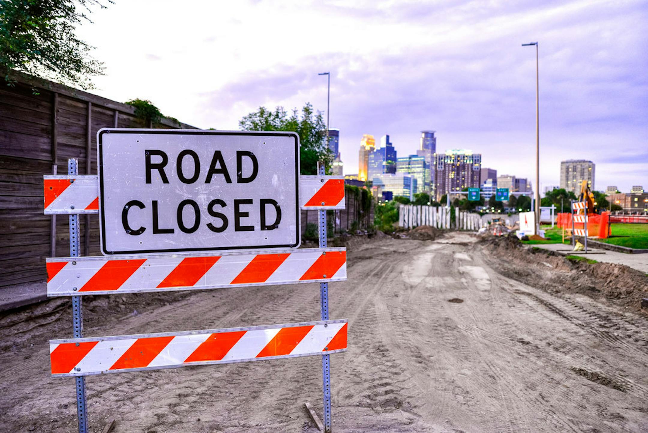 Motorists will encounter road closed signs on the Crosstown, I-94 and I-694 this weekend.