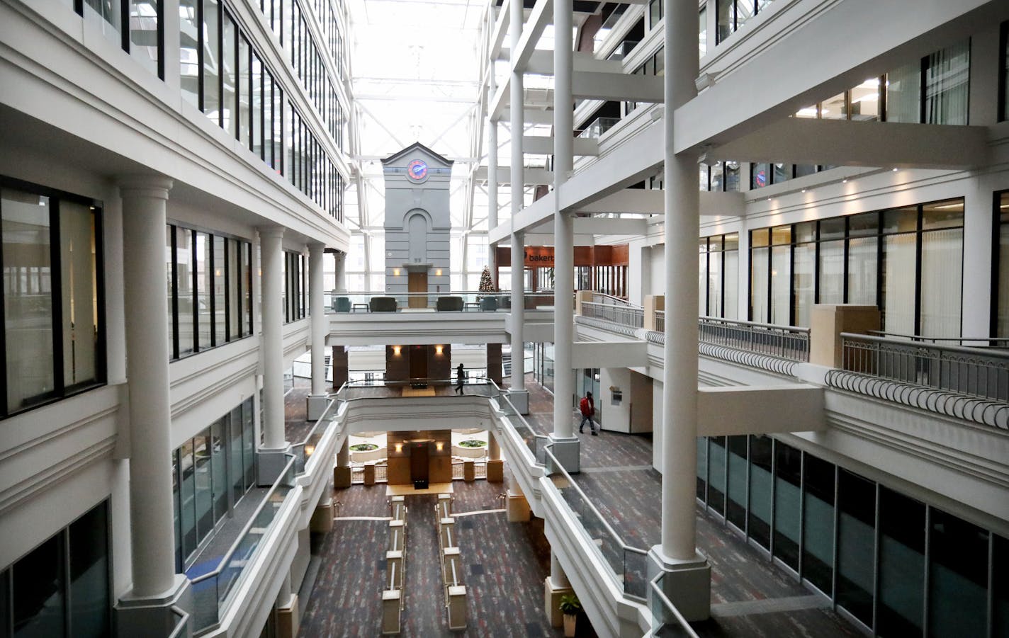 Interior of the Cray Plaza Tuesday, Dec. 17, 2019, in downtown St. Paul, MN.] DAVID JOLES &#x2022; david.joles@startribune.com Cray Plaza in downtown St. Paul has been purchased by Bigos Management who plans to convert the office building into apartments to complement its existing Galtier Towers apartments.