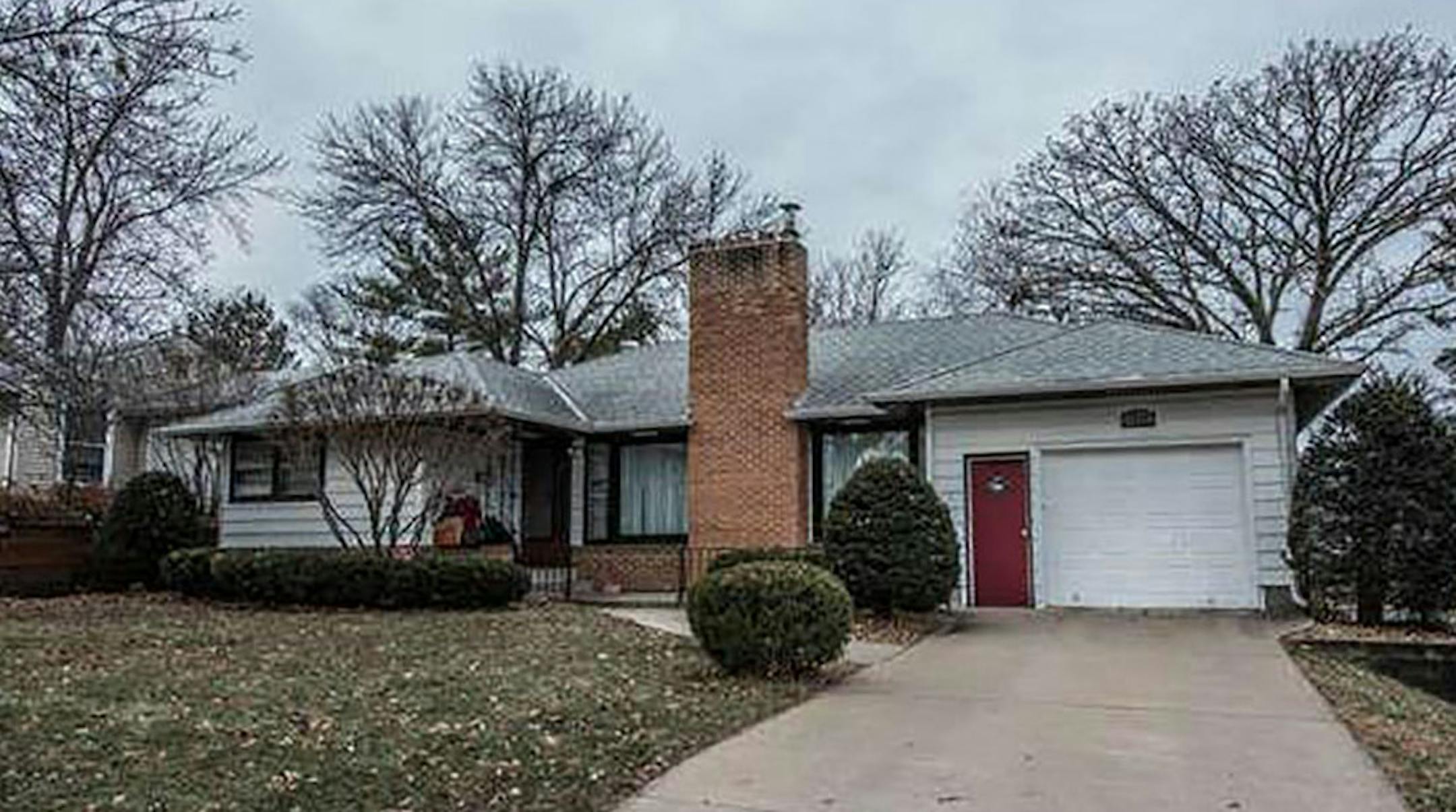 St. Paul
Built in 1953, this five-bedroom, two-bath house located in the Highland neighborhood has 2,060 square feet and features, two fireplaces, hardwood floors, full finished walk-out basement, deck ,porch, gazebo and one-car attached and two-car detached garages . Listed by Deborah Kastner, Keller Williams Preferred Realty, 612-481-1238.