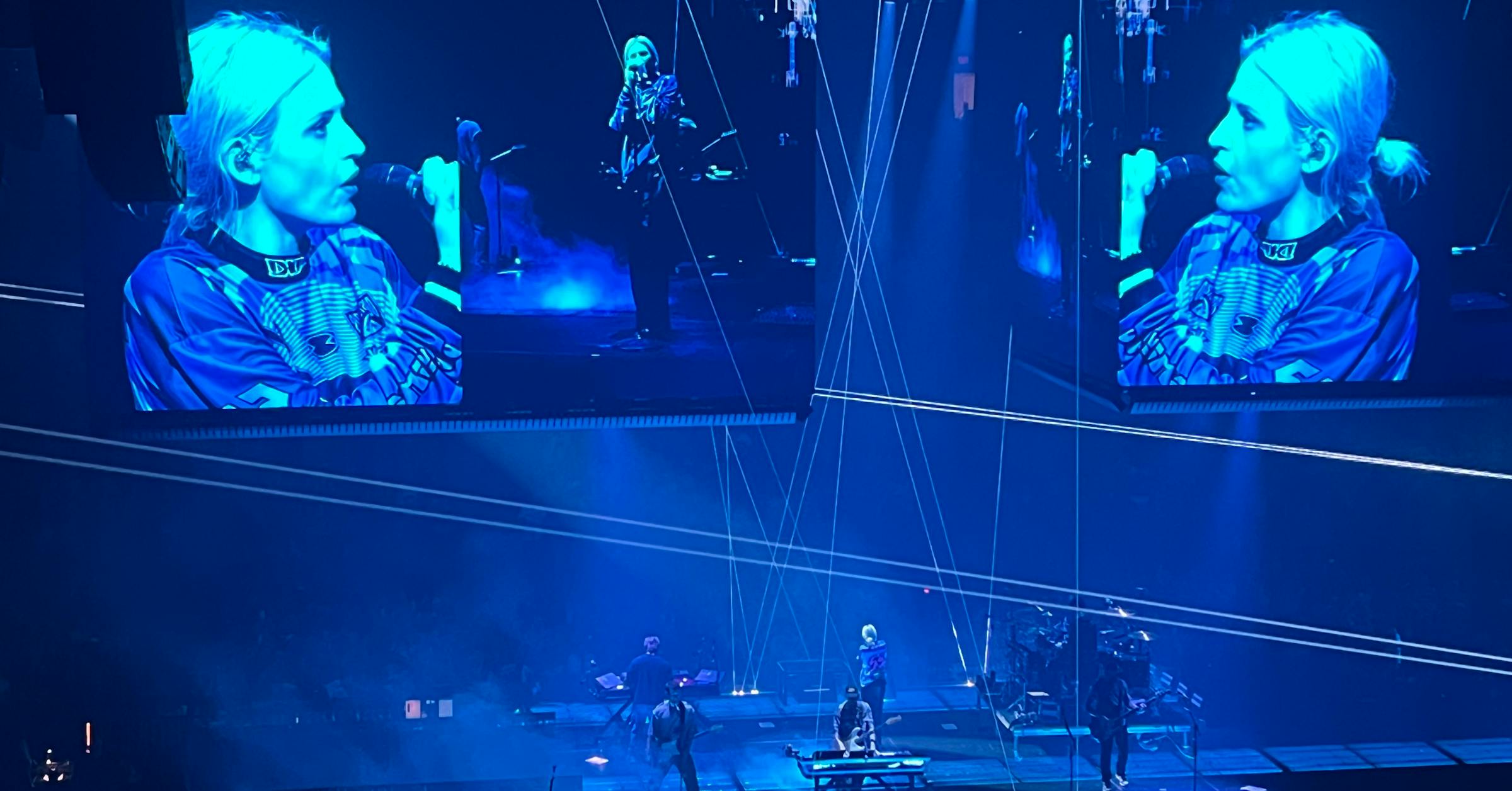 Review: Linkin Park overcomes tragedy in first Minneapolis show with new female singer