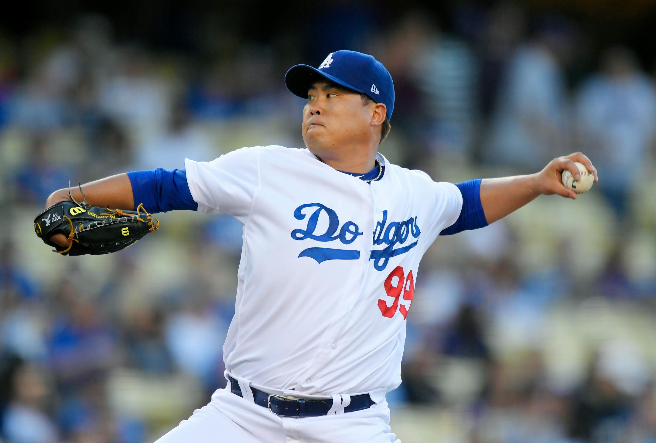 Hyun-Jin Ryu, fresh off the disabled list, will start Monday's opener for the Dodgers against the Twins.