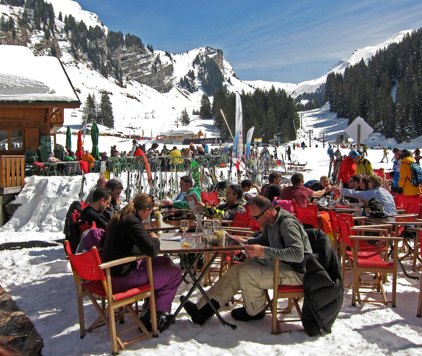 Euro-style skiing includes a gourmet lunch--with wine--at restaurants such as La Pomme de Pin (Pine Cone) in Les Lindarets (France).