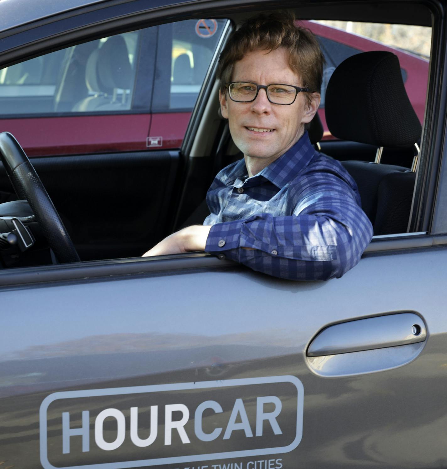 HourCar's executive director Paul Schroeder. HourCar, the non-profit group that offers car-sharing in the Twin Cities, is betting big on electric vehicles to secure its future. The organization has applied for a federal grant to buy a new fleet of cars. Meanwhile, HourCar continues current operations throughout Minneapolis and St. Paul -- where other car-sharing firms , such as Car2Go and ZipCar, have struggled. ] BRIAN PETERSON &#xef; brian.peterson@startribune.com
St. Paul, MN 10/22/2018