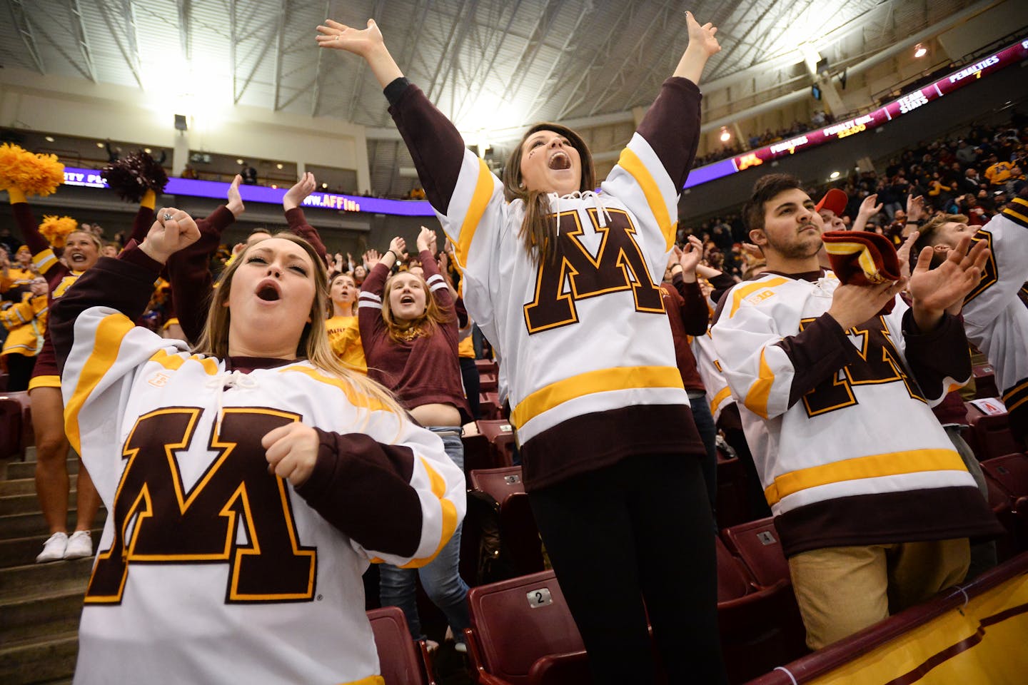 Minnesota Golden Gophers fans celebrated their team's 4-2 victory over the Michigan Wolverines. ] (AARON LAVINSKY/STAR TRIBUNE) aaron.lavinsky@startribune.com The University of Minnesota Golden Gophers played the University of Michigan Wolverines on Saturday, Jan. 14, 2017 at Mariucci Arena in Minneapolis, Minnesota.