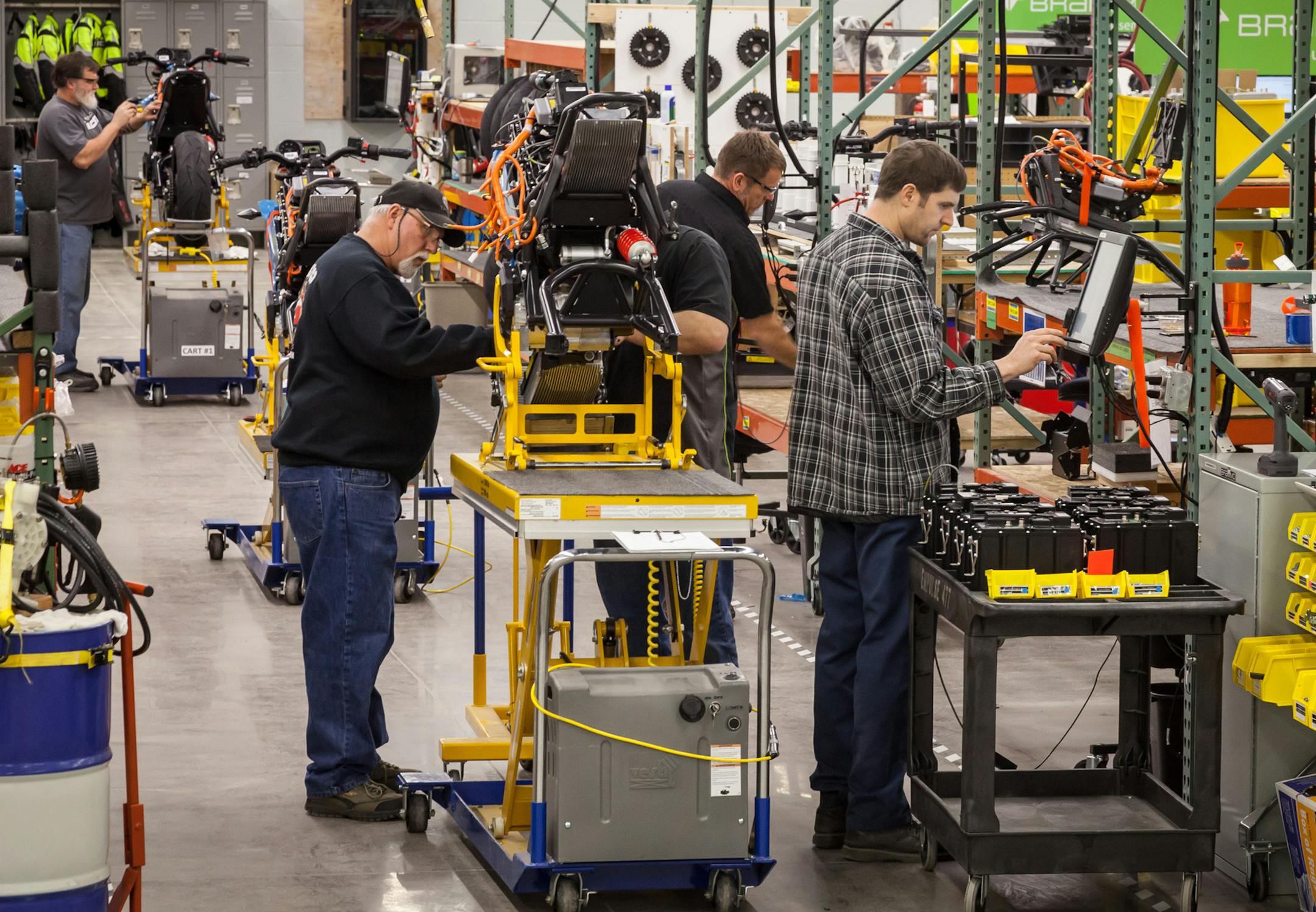 With its unique water cooled motor, six speed gearbox and integrated J1772 rapid charging, the Empulse remains as the market leader in the category. A top speed of 110mph (177kph) and a 3kW onboard charger means the Brammo Empulse retains its crown as the world&#x201a;&#xc4;&#xf4;s fastest electric motorcycle in serial production both riding and charging. The 2014 Empulse embodies many new and improved components making it an EV technology tour de force.