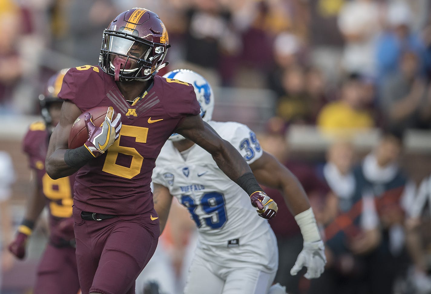 Minnesota's wide receiver Tyler Johnson ran for a touchdown in the first quarter as they took on the Buffalo Bulls at TCF Bank Stadium, Thursday, August 31, 2017 in Minneapolis, MN. ] ELIZABETH FLORES &#xef; liz.flores@startribune.com