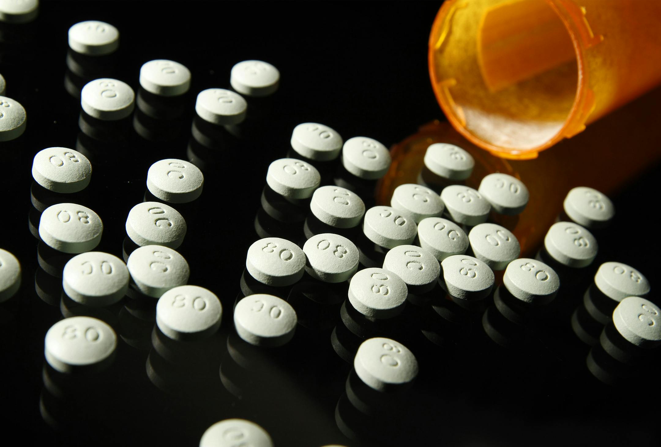 OxyContin, in 80 mg pills, in a 2013 file image. A new study suggests many people have unused painkillers in the weeks after their procedures. (Liz O. Baylen/Los Angeles Times/TNS)