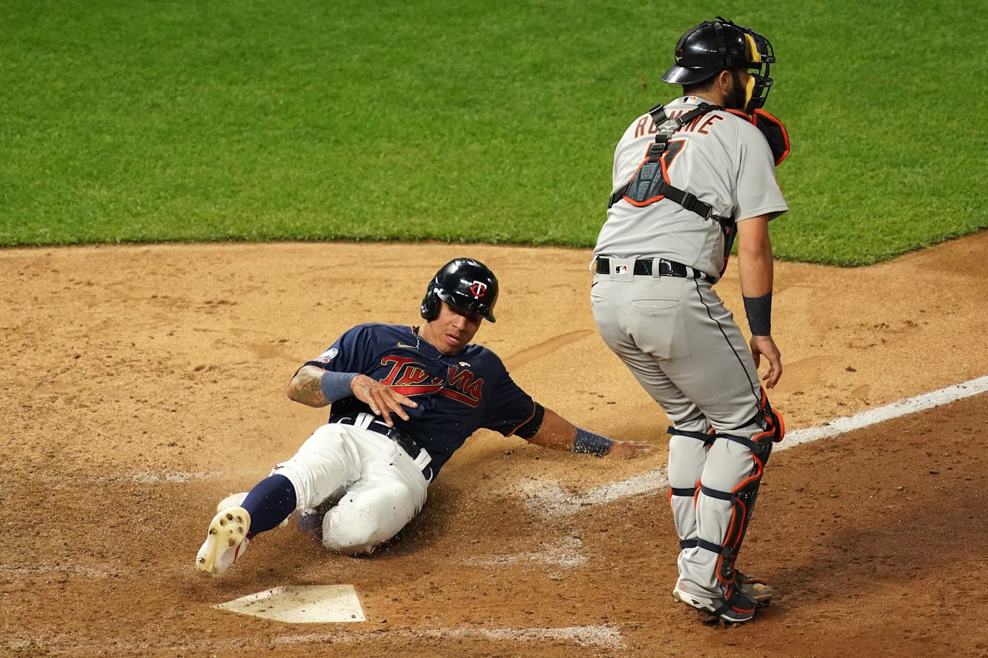 Twins shortstop Ehire Adrianza scored the tying run on Saturday night.