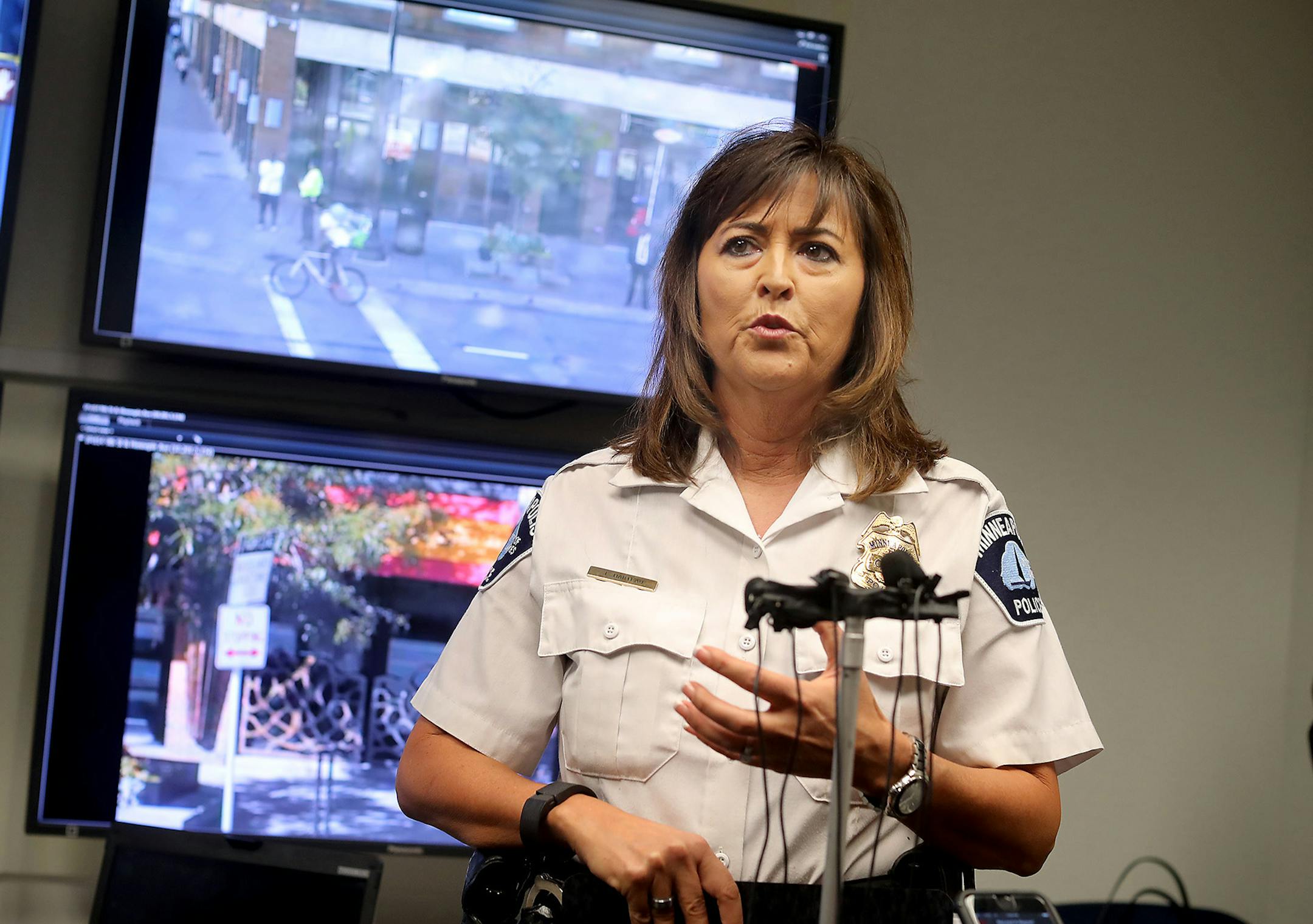 Chief Janee Harteau and Mayor Betsy Hodges held a news conference to address downtown crime following the latest shootings that left six injured in a room where Police cameras are being monitored at the First Precinct HQ, Monday, October 3, 2016 in Minneapolis, MN. ] (ELIZABETH FLORES/STAR TRIBUNE) ELIZABETH FLORES • eflores@startribune.com ORG XMIT: MIN1610031425410069