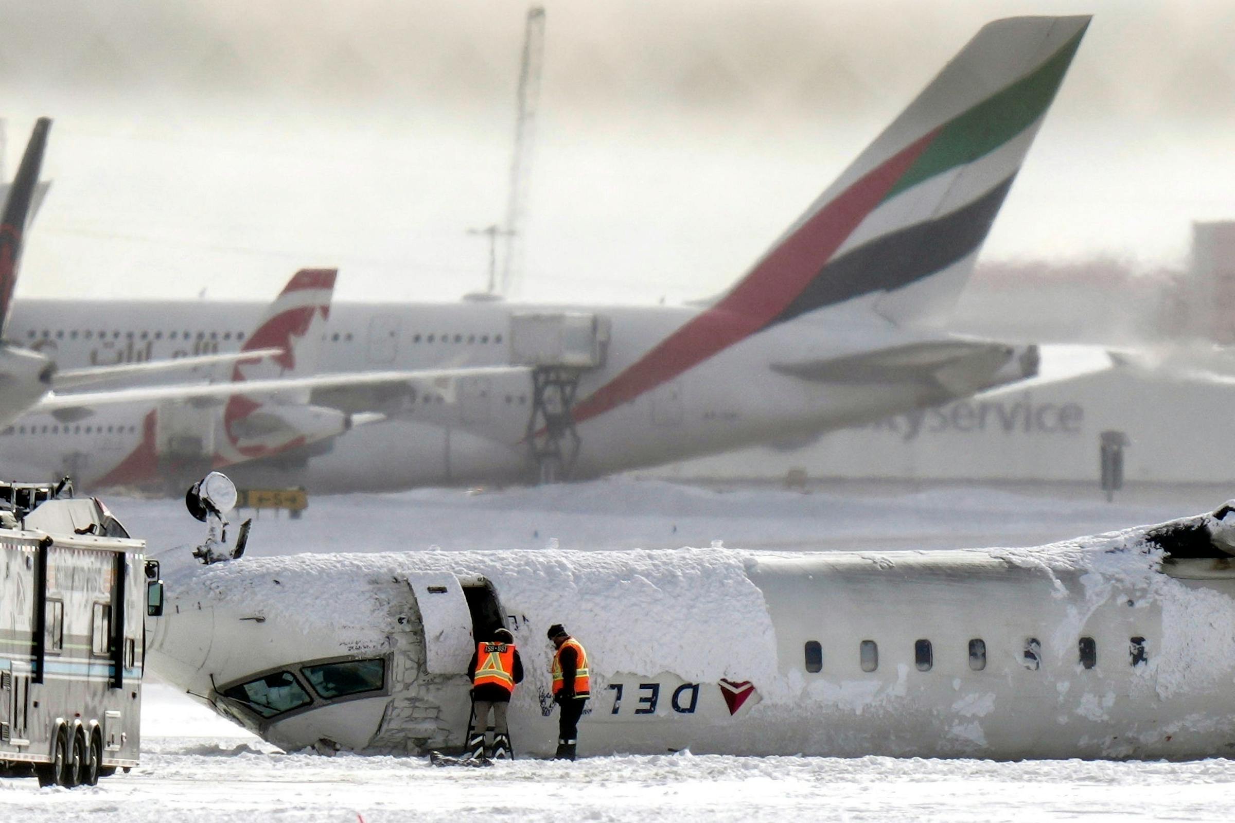 Delta Air Lines offers K to each passenger on crash-landed Toronto flight