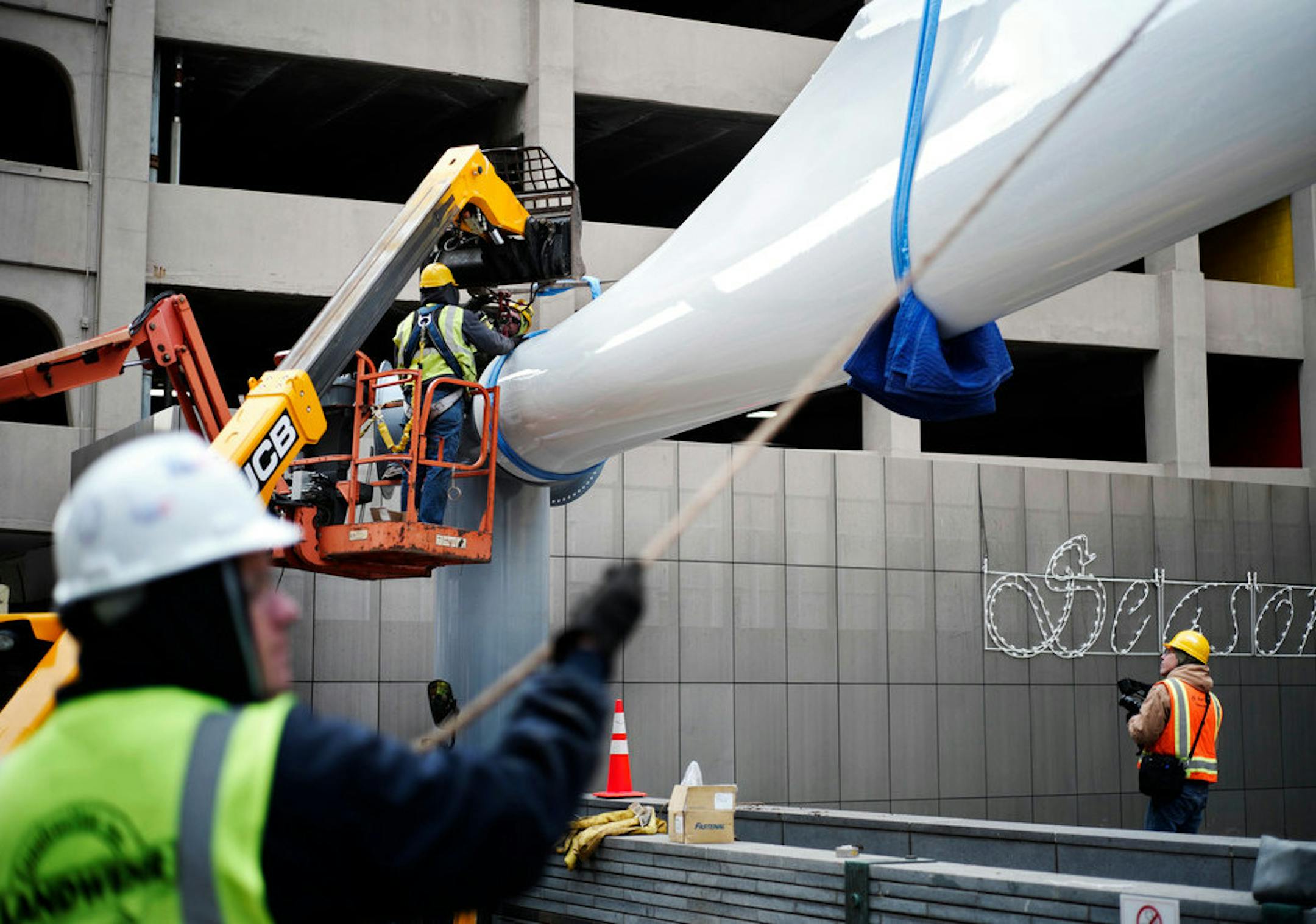 Xcel Energy, a national leader in conservation and energy produced from renewable resources, displayed a wind turbine blade outside its Nicollet Mall headquarters last winter. Photo: RTSong-taatarii@startribune.com