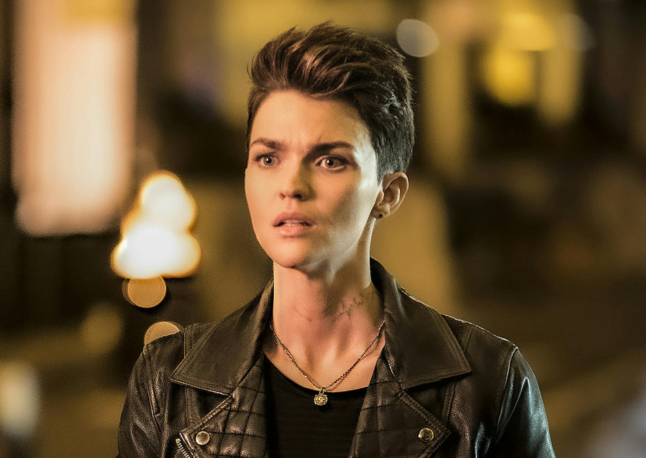 Batwoman --"The Rabbit Hole" -- Image Number: BWN102d_0103.jpg -- Pictured: Ruby Rose as Kate Kane -- Photo: Jeffery Garland/The CW -- © 2019 The CW Network, LLC. All Rights Reserved.