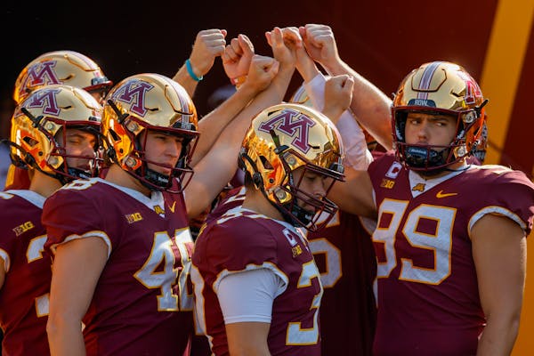 Minnesota players gathered before their game against Louisiana last weekend.