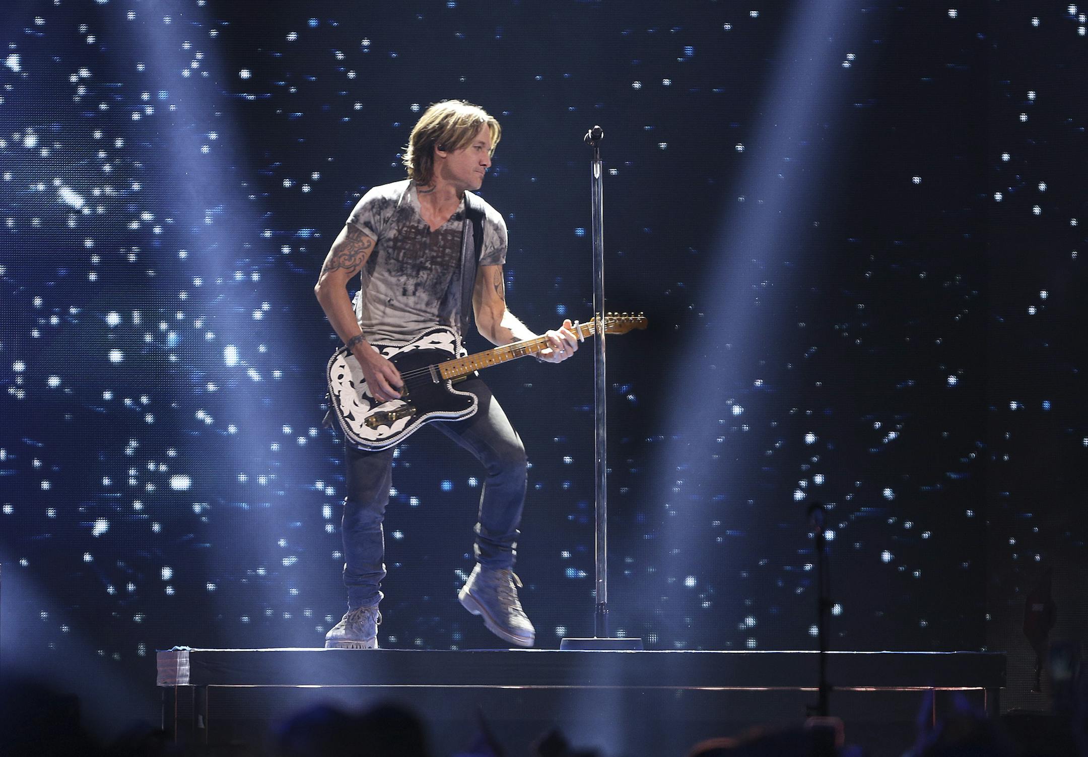 Keith Urban Target Center plays Target Center on Saturday.