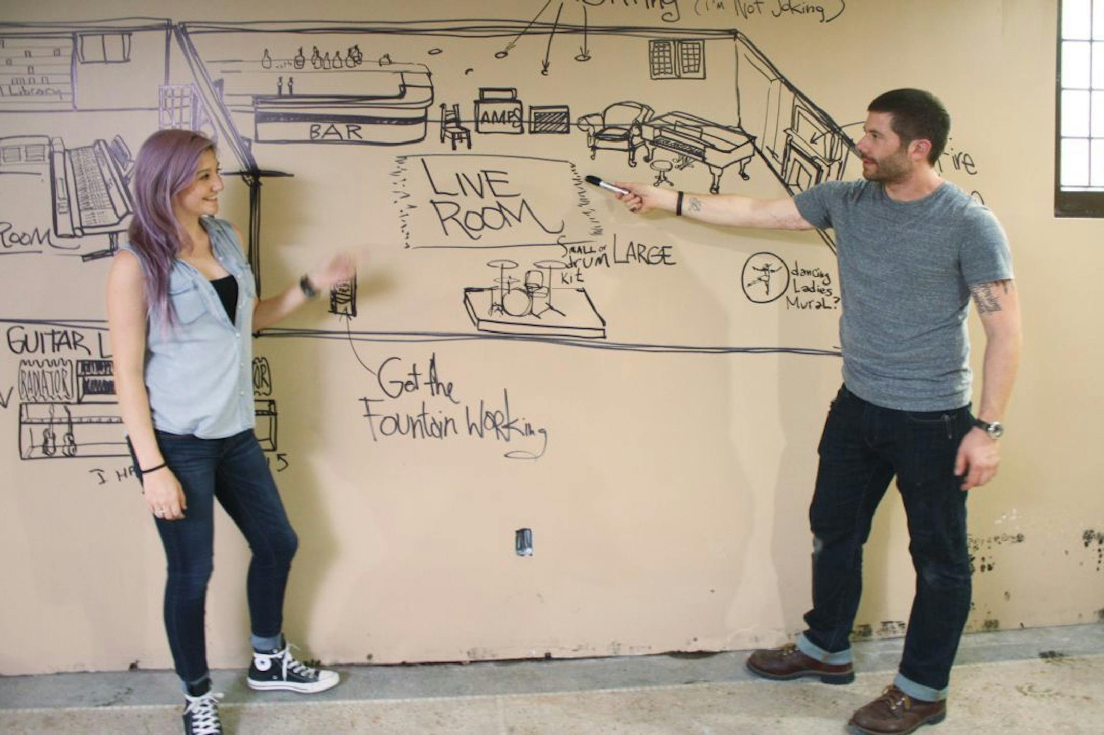 Rockers Wes Borland and Carre Calloway renovate a 1920s Detroit mansion on "Sight Unseen."